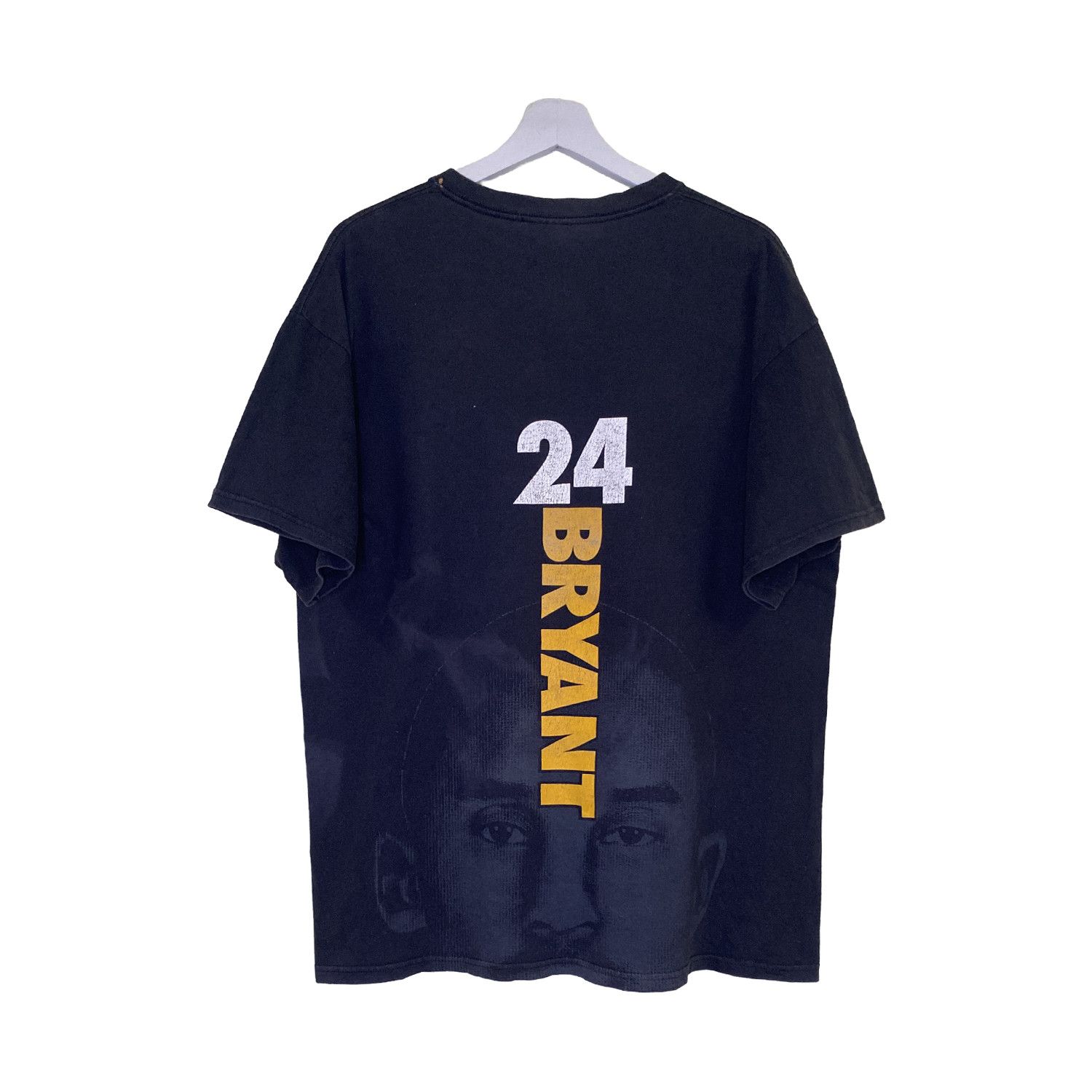 NBA Vintage Lakers Kobe Bryant #24 Big Face Spellout T-Shirt Size US XL / EU 56 / 4 - 2 Thumbnail