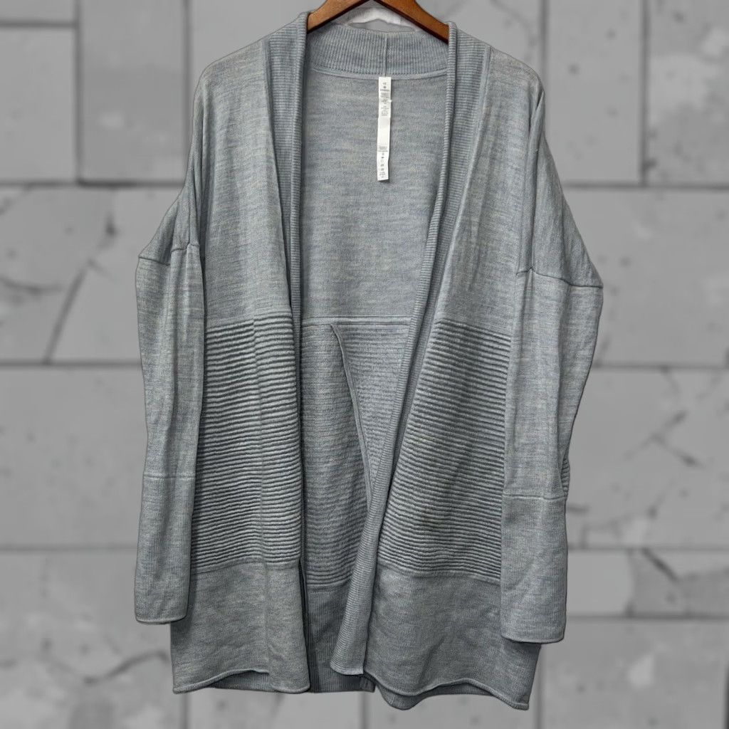 Lululemon VINTAGE Lululemon Sweater Women's Size 10 Wool Blend Gray Open Fit Size L / US 10 / IT 46 - 1 Thumbnail