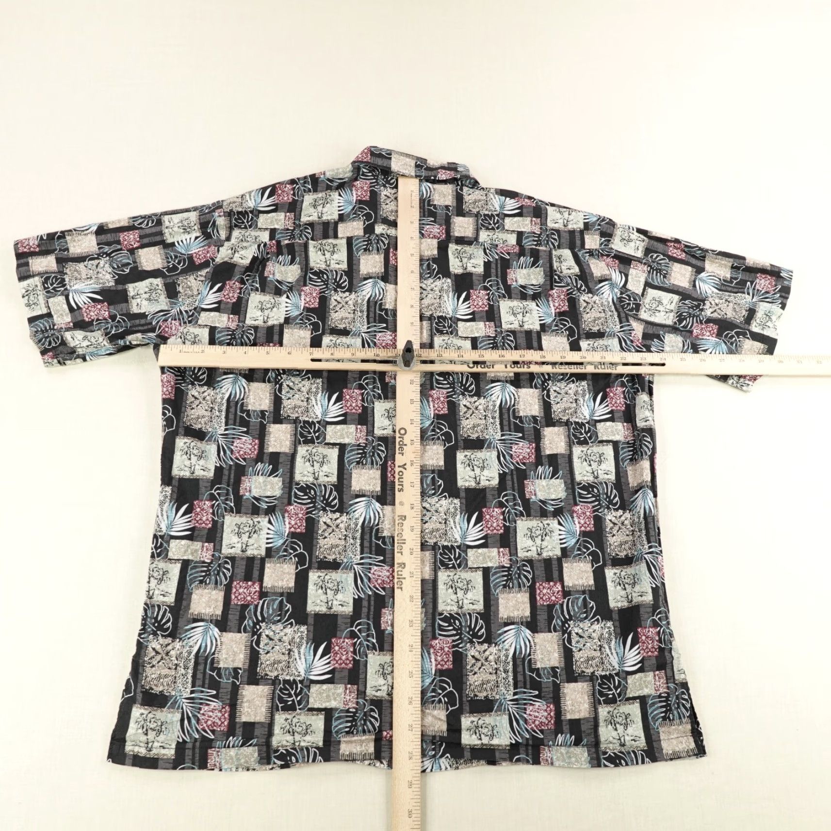 Hilo Hattie VINTAGE Hilo Hattie Shirt Mens Large Black Hawaiian Floral Aloha Button-Up Beach Tropical 90s Mens L Black Size US L / EU 52-54 / 3 - 6 Thumbnail