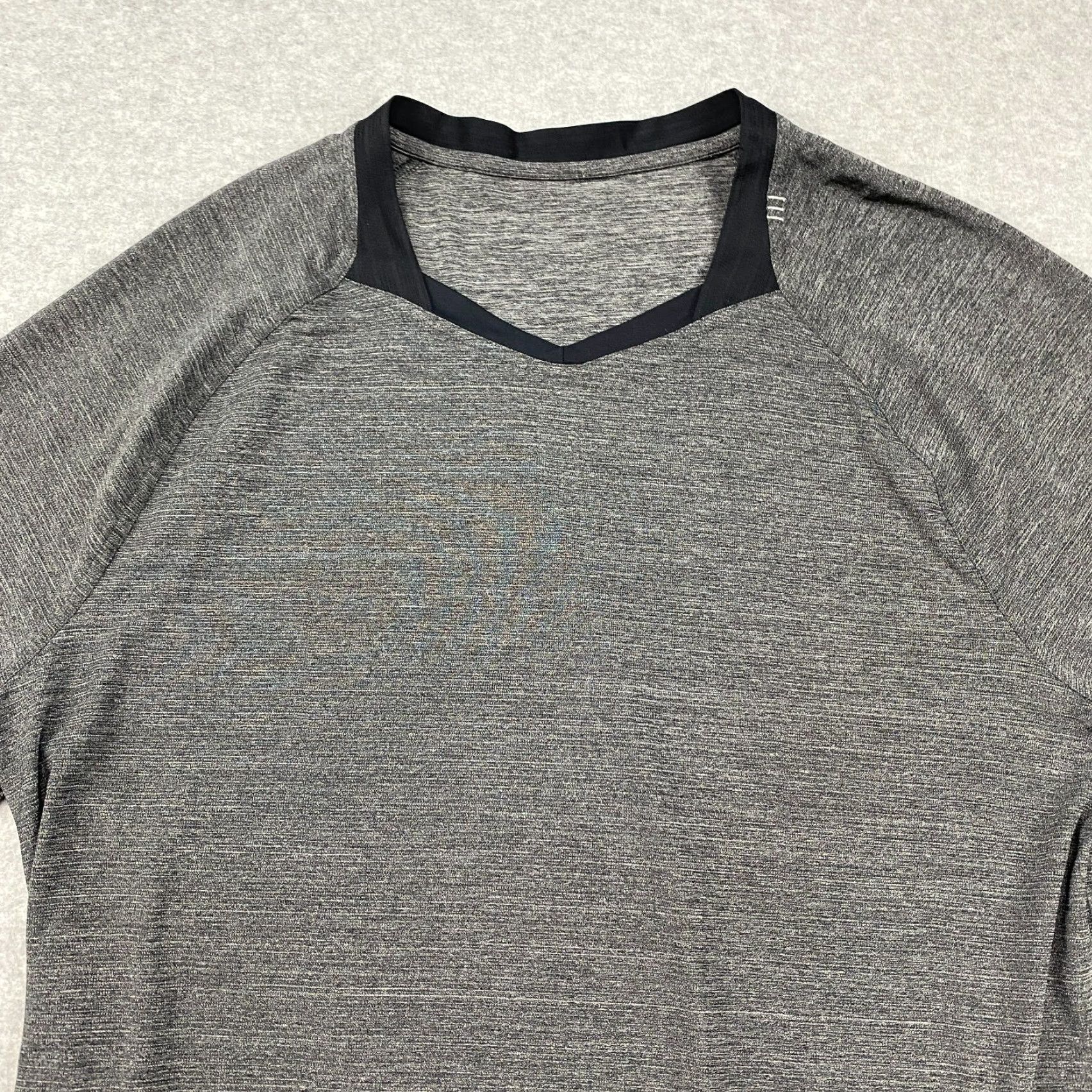 Lululemon Lululemon Shirt Mens * XL Heather Gray Pullover Short Sleeve Octagon Logo Active Size US XL / EU 56 / 4 - 2 Thumbnail