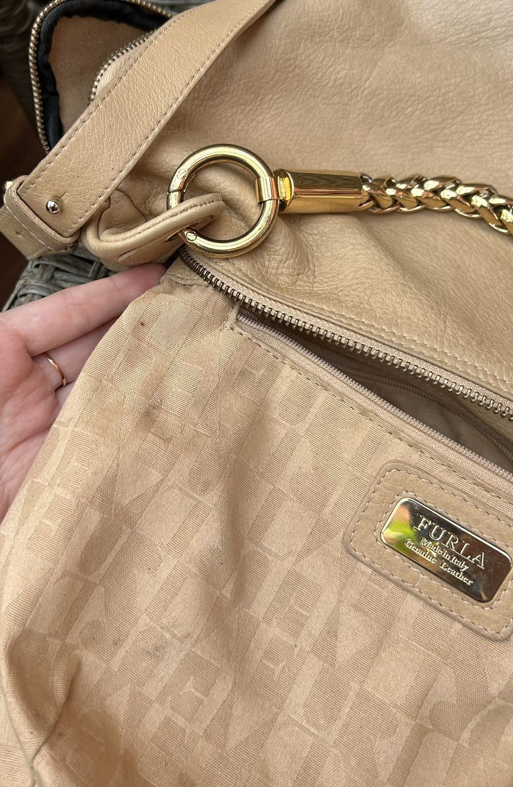 Furla Furla Beige Leather Hobo Shoulder Bag Gold Chain Size ONE SIZE - 15 Thumbnail