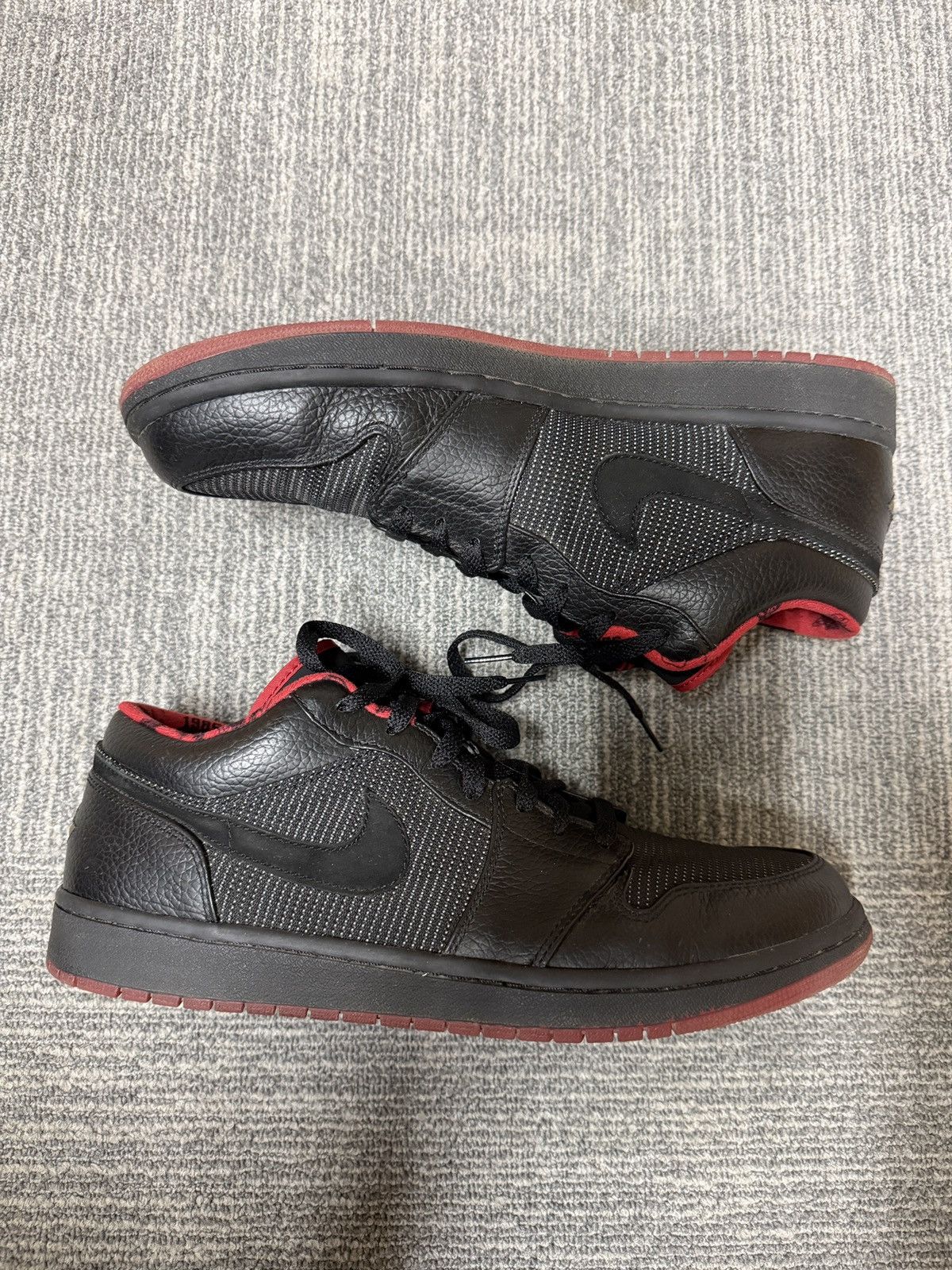 Jordan Brand Jordan 1 Retro Low Black Metallic Silver Varsity Red Size US 12 / EU 45 - 1 Thumbnail