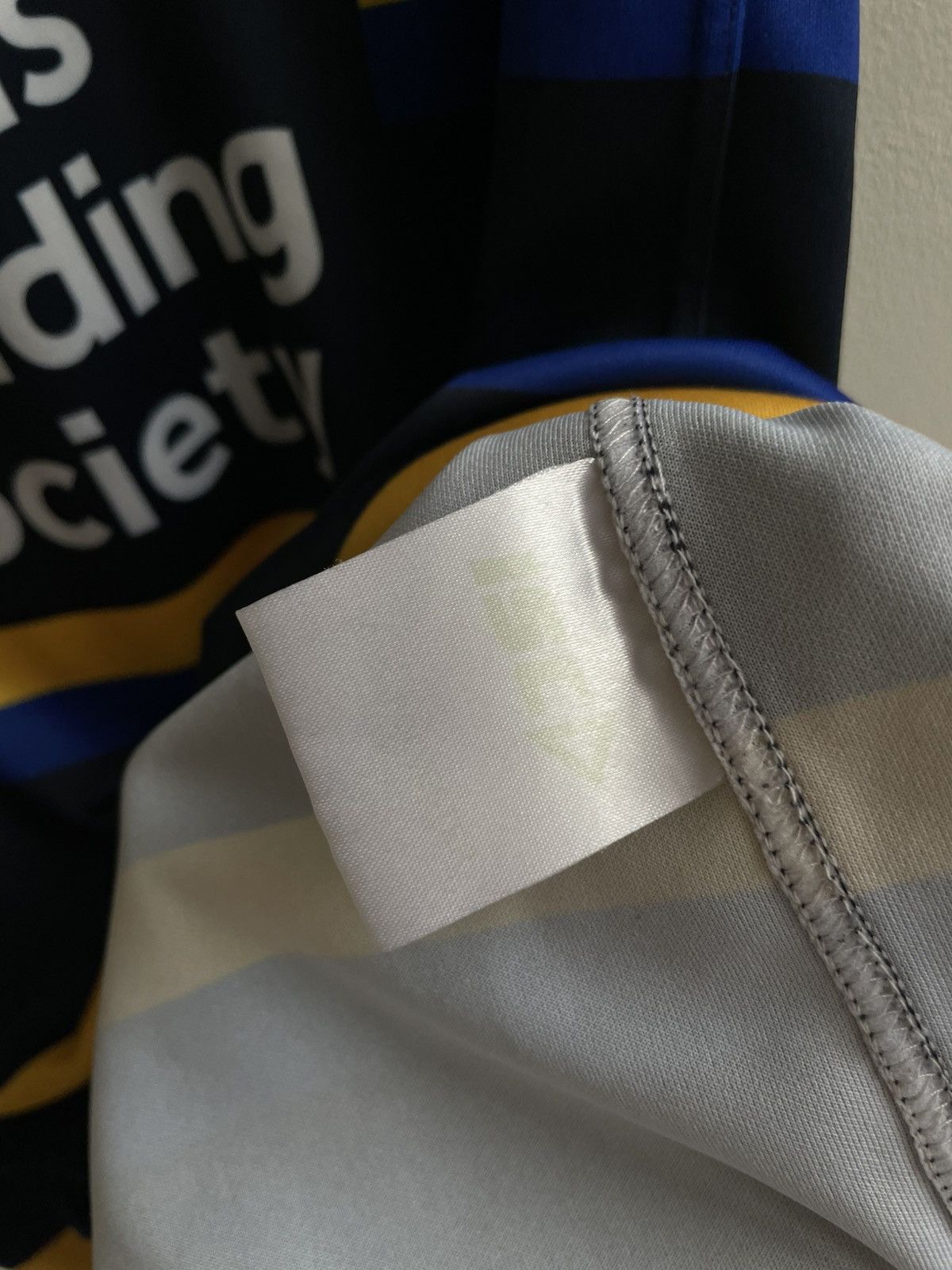 Vintage Leeds Rhinos Vintage Home Rugby Shirt Jersey ISC Size US L / EU 52-54 / 3 - 8 Thumbnail