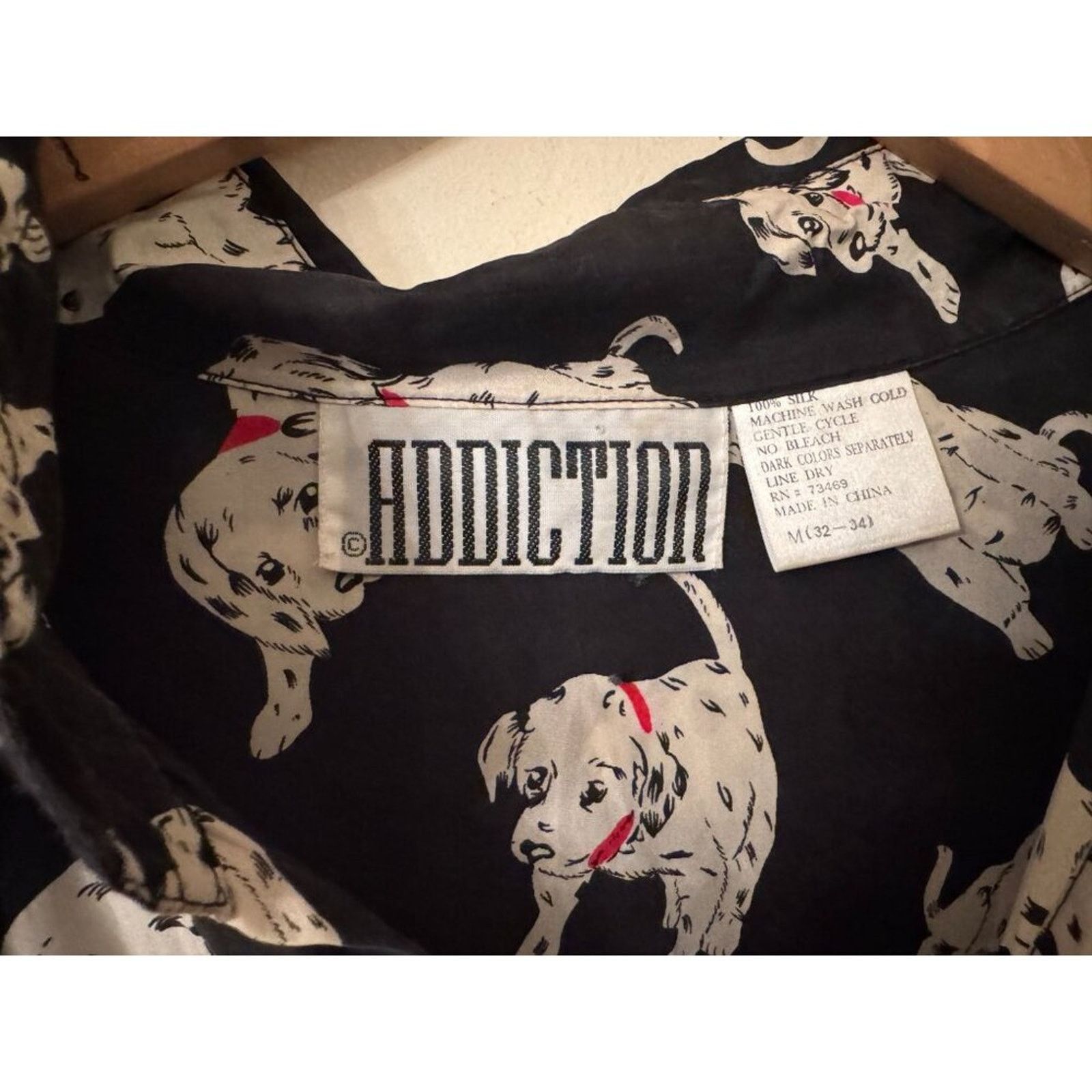 Designer Men's Medium Addiction 100% Silk 101 Dalmatian Shirt Size US M / EU 48-50 / 2 - 2 Thumbnail