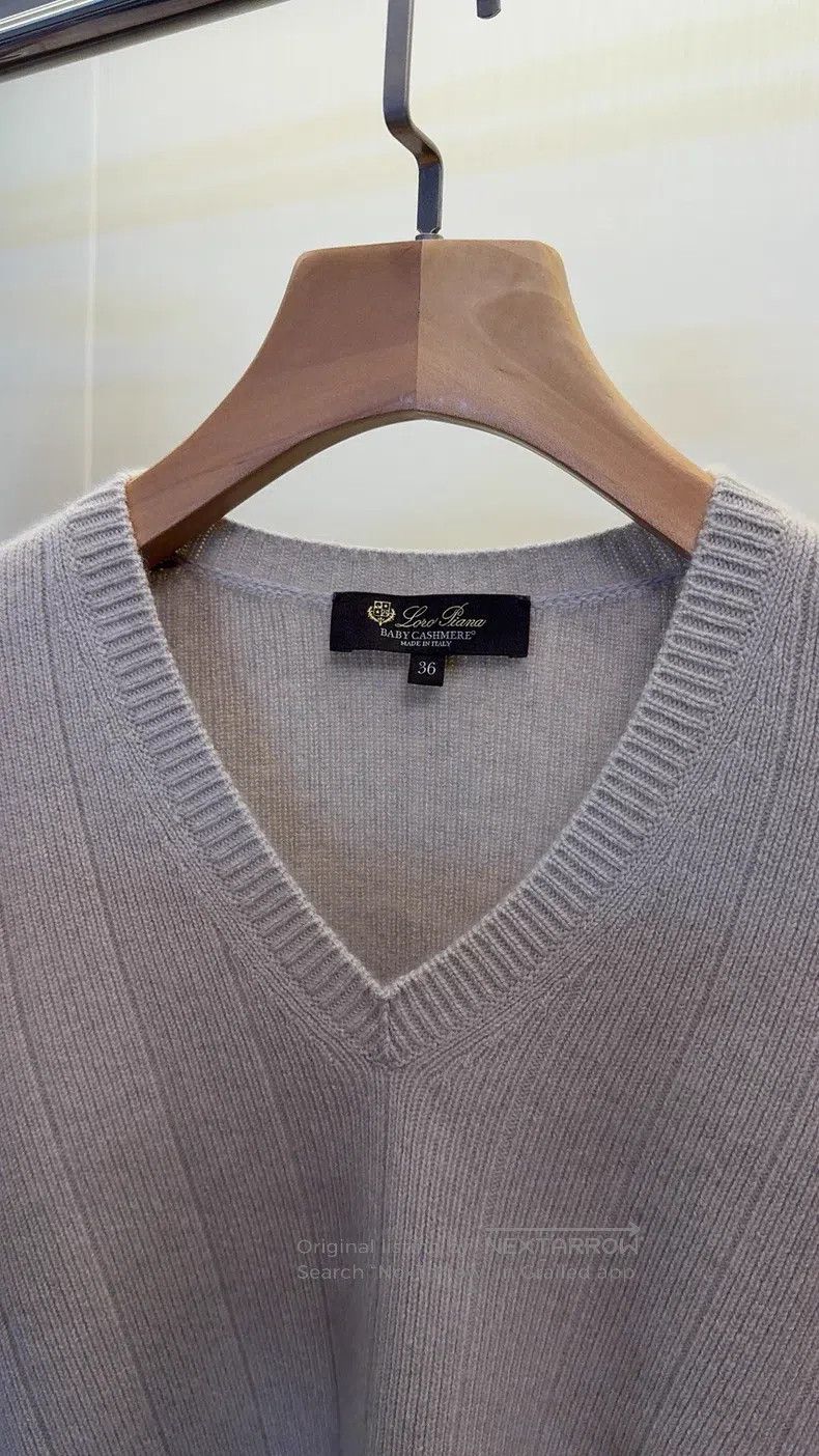Loro Piana Loro Piana 100% Baby Cashmere Sweater and Skirt Set Size S / US 4 / IT 40 - 3 Thumbnail