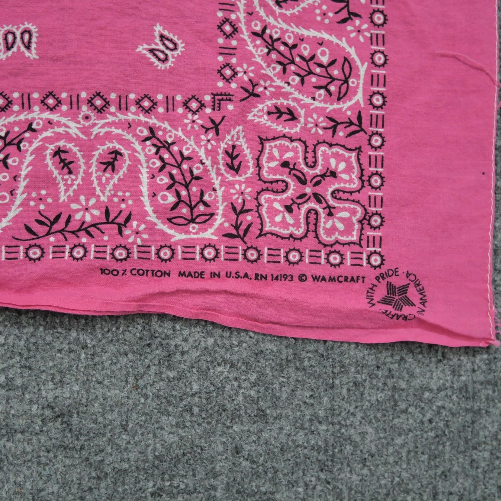 Pinko VINTAGE Wamcraft Bandana Paisley Red Cotton Handkerchief Men Bandana condition 6/10 Size ONE SIZE - 2 Thumbnail