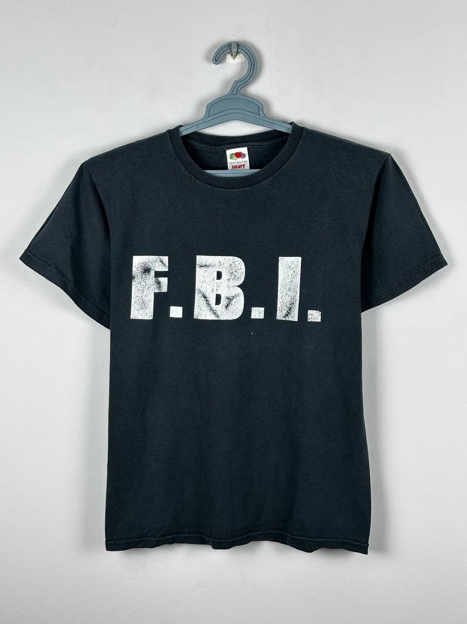 Vintage Vintage 90s FBI Faded Boxy Fit T-Shirt Size US M / EU 48-50 / 2 - 2 Thumbnail