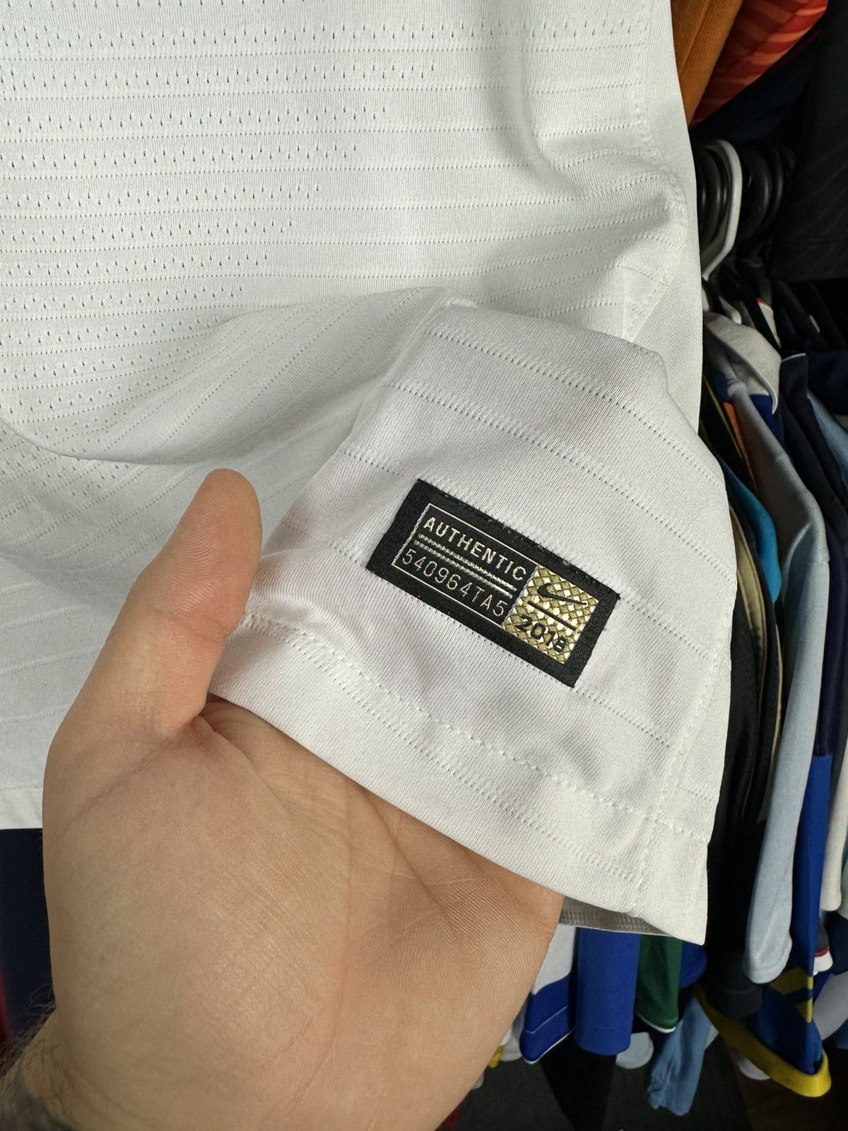 Nike ENGLAND NATIONAL TEAM 2018/19 FOOTBALL SHIRT JERSEY NIKE Size US M / EU 48-50 / 2 - 4 Thumbnail