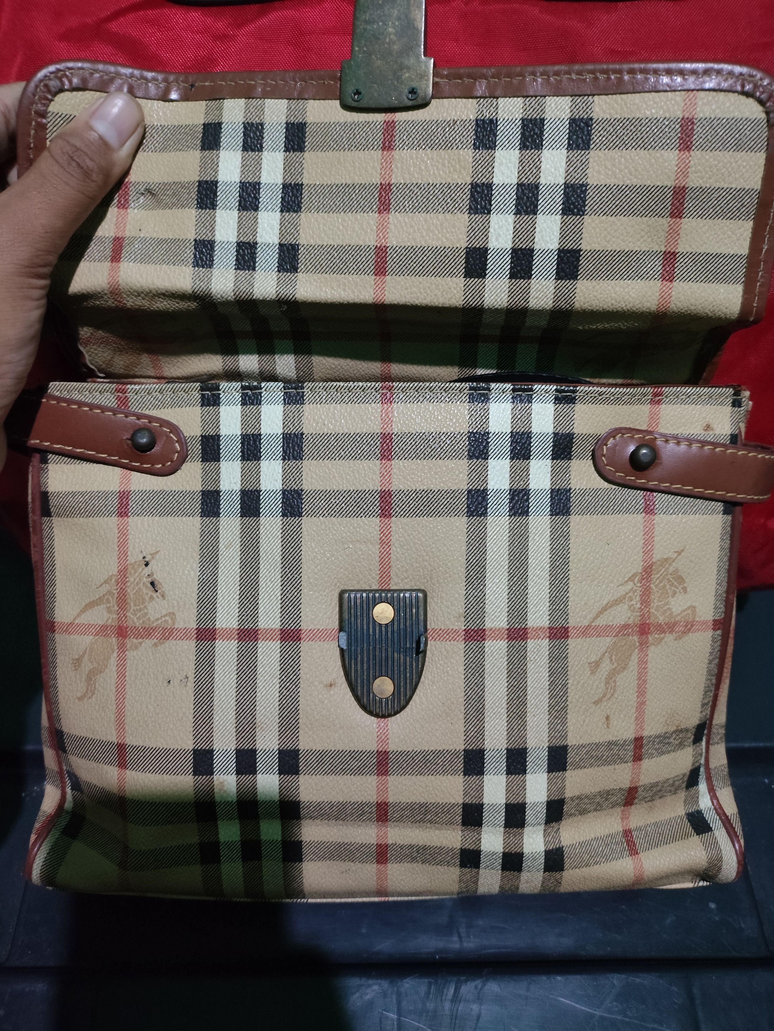 Burberry BURBERRY'S KELLY VTG Size ONE SIZE - 4 Thumbnail