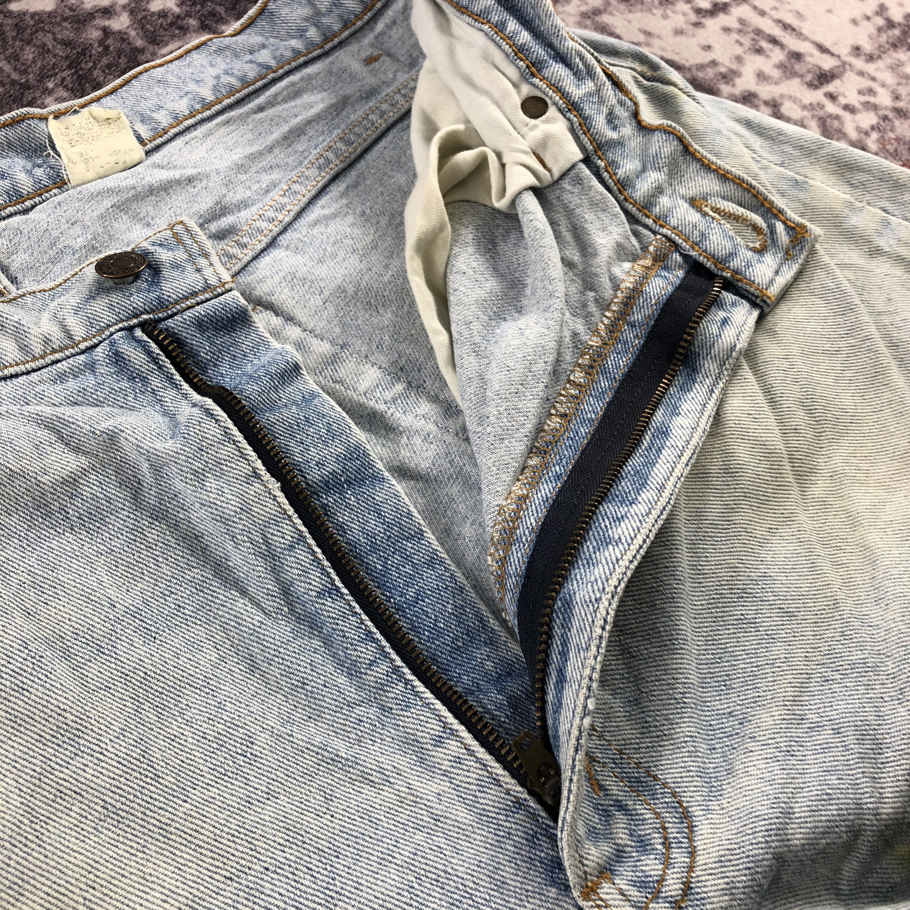Levi's × Vintage Vintage 90s Light Wash Levis 554 Jeans-JM3165 Size US 37 - 10 Thumbnail