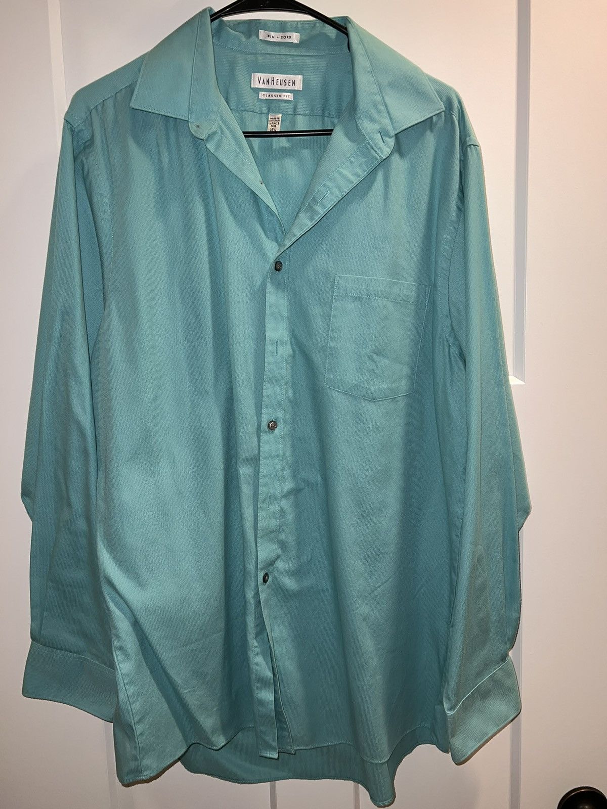 Van Heusen VanHeusen classic fit dress shirt. Size US L / EU 52-54 / 3 - 1 Thumbnail