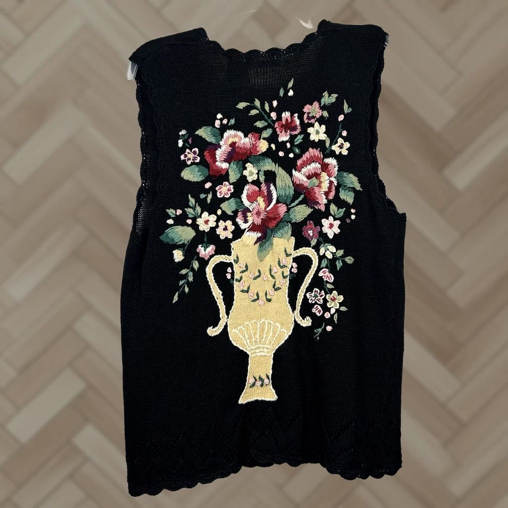 Vintage VINTAGE Capacity Embroidered Floral Knit Sweater Vest Womens M Petite Black Casual Cottage Grandma Size M / US 6-8 / IT 42-44 - 1 Thumbnail