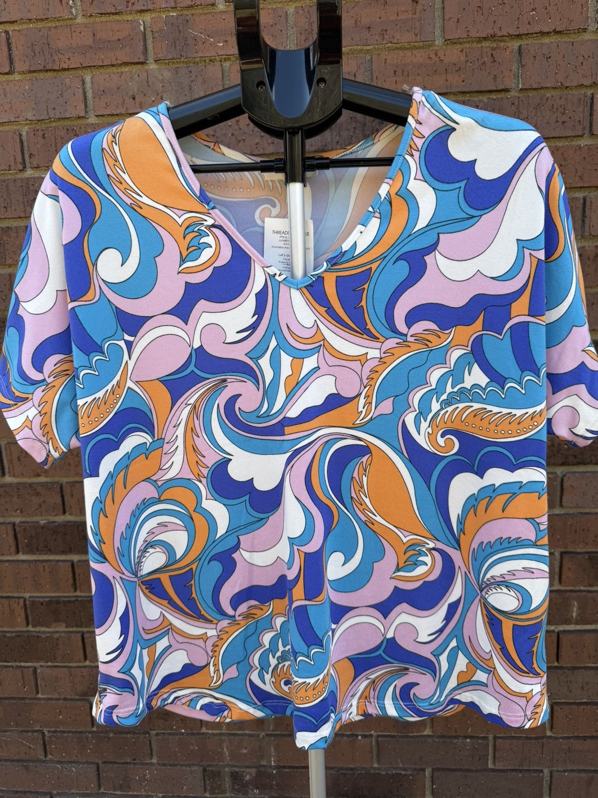 Other Entro USA Abstract VNeck Top MultiColor Short Sleeve Relaxed Size S / US 4 / IT 40 - 2 Thumbnail