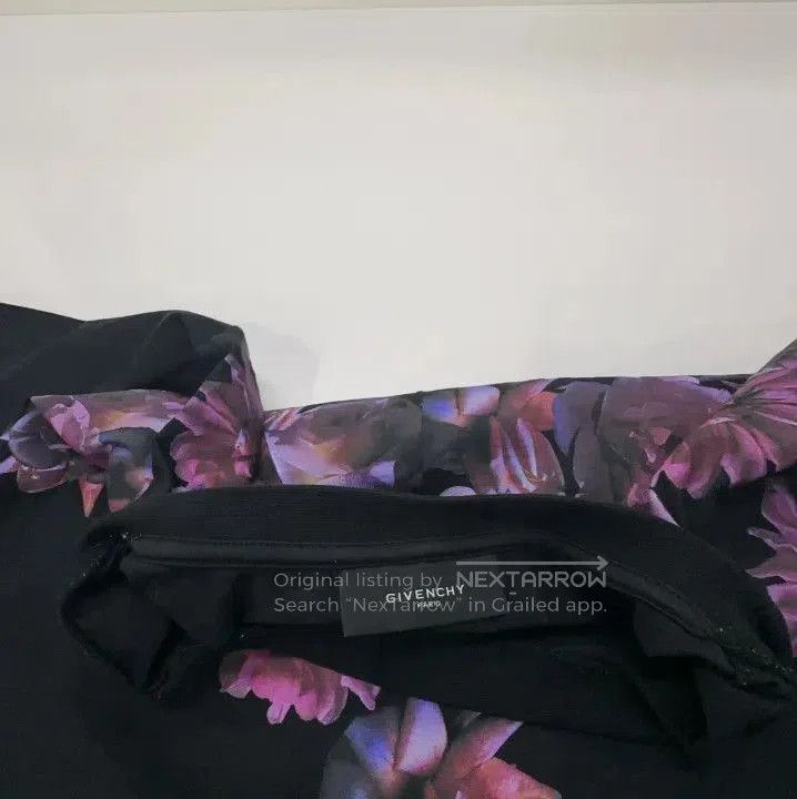 Givenchy Givenchy Floral Star Print Short Sleeve T-Shirt. Size US XL / EU 56 / 4 - 5 Thumbnail