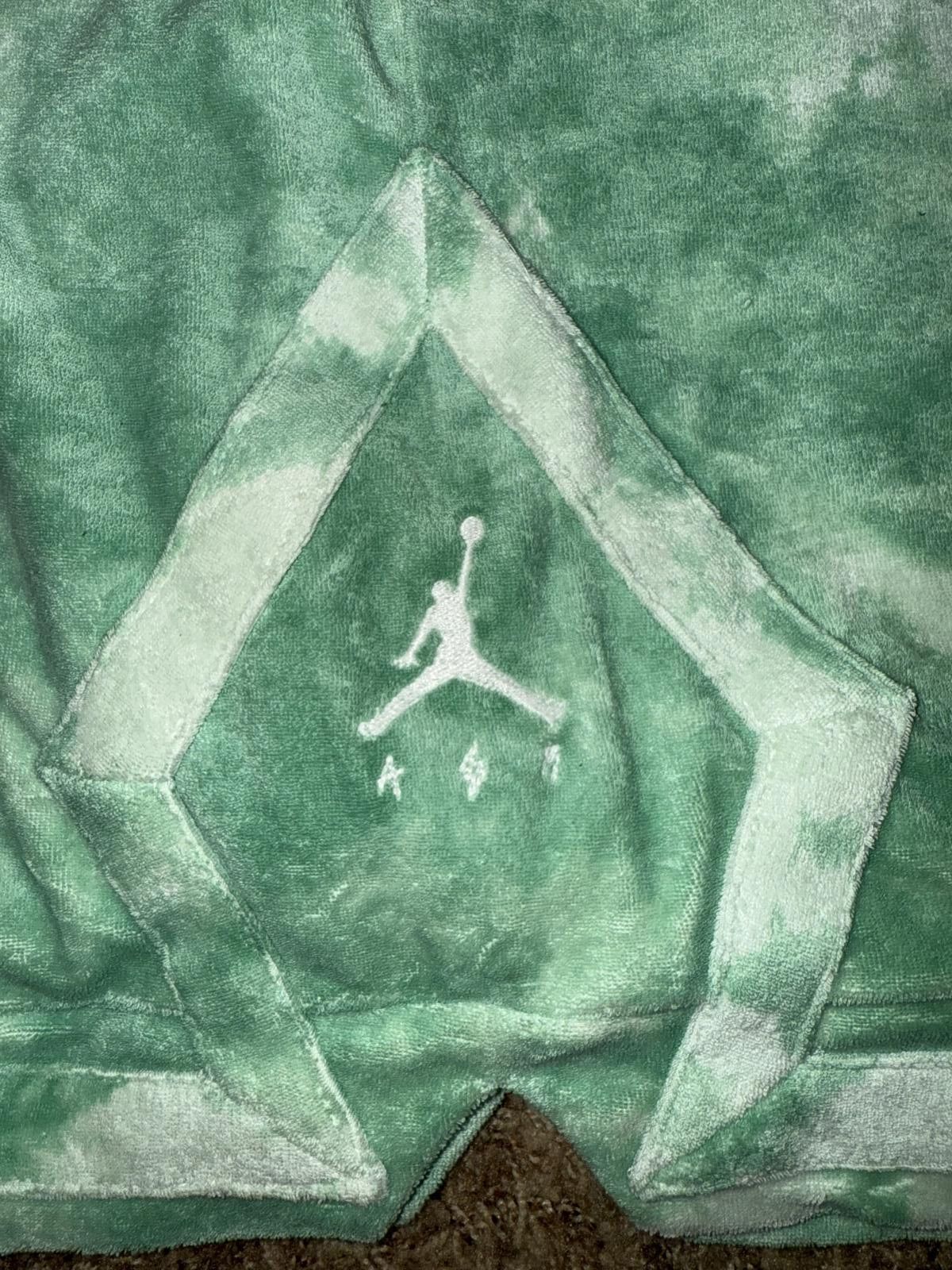 Nike Jordan Men’s Suede Green Diamond Shorts J Balvin Size US 44 / EU 60 - 6 Thumbnail