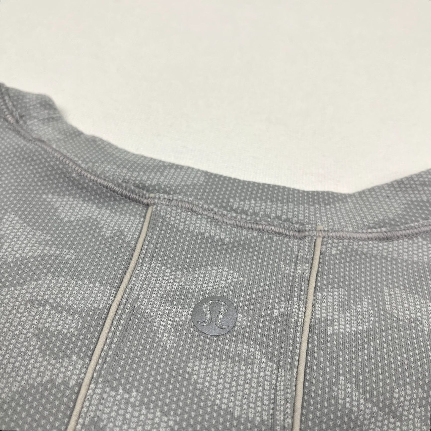 Lululemon Lululemon Long Distance Shirt Womens Sz 4/6 Incognito Gray Camo Active Gym Yoga Size S / US 4 / IT 40 - 2 Thumbnail