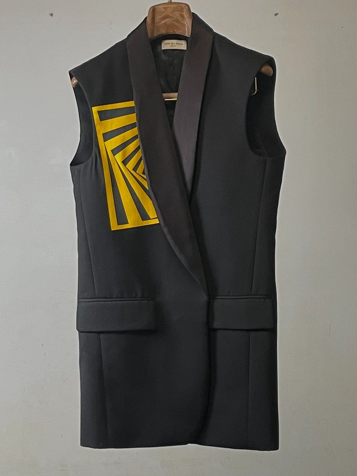 Dries Van Noten Dries Van Noten FW14 Geometric Sleeveless Blazer Size XS / US 0-2 / IT 36-38 - 1 Thumbnail