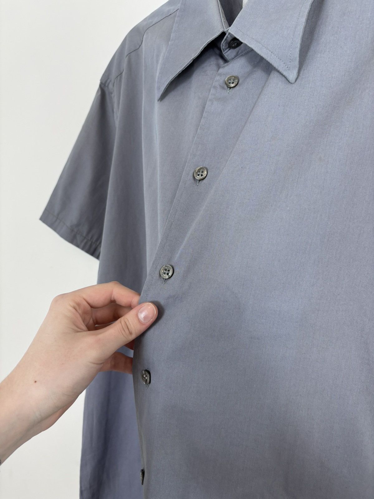 Versace Vintage Versace Classic Men’s Grey Short Sleeve Shirt Size US XL / EU 56 / 4 - 5 Thumbnail