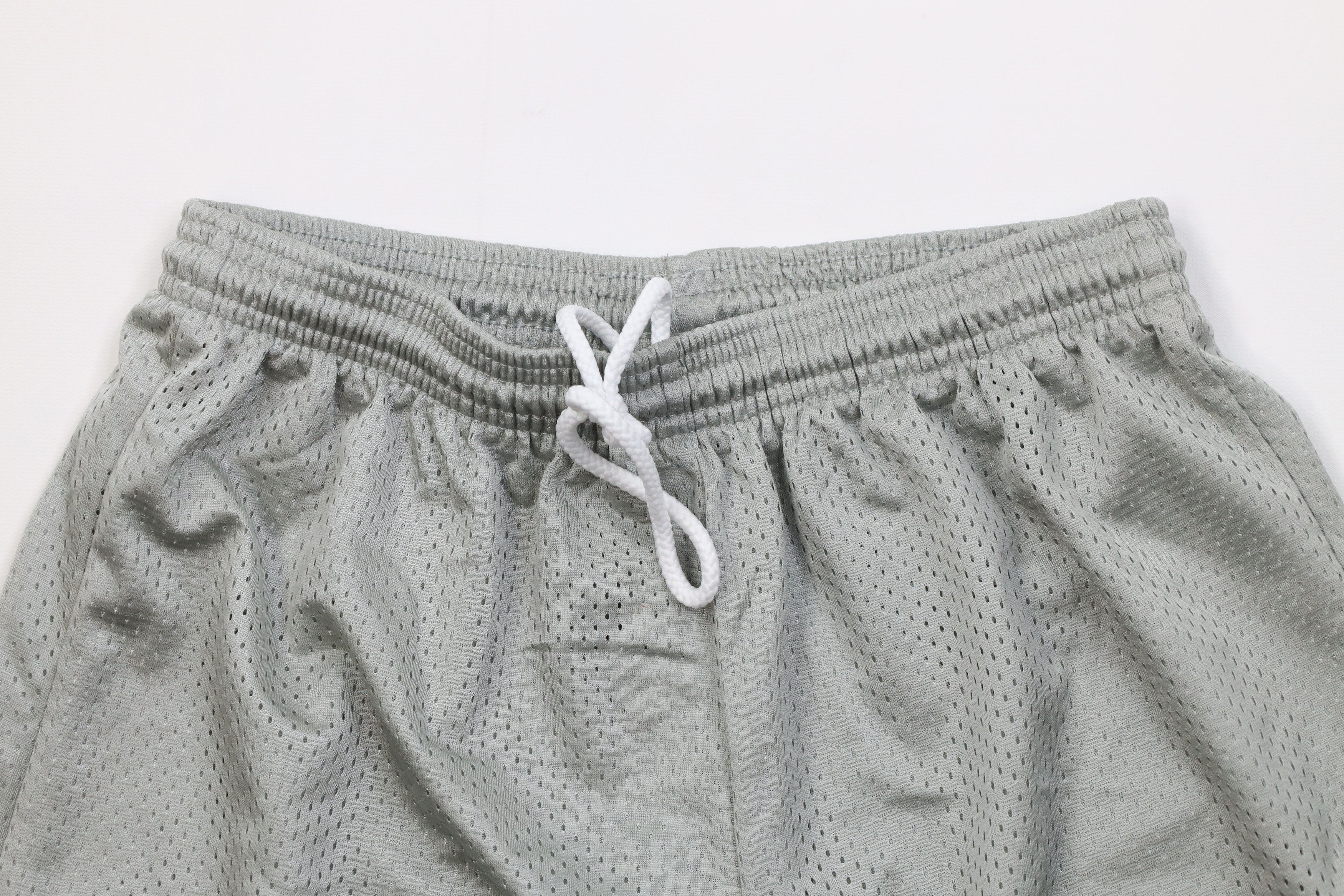 Vintage Vintage 90s Y2K Streetwear Basketball Shorts Training Silver Size US 32 / EU 48 - 2 Thumbnail