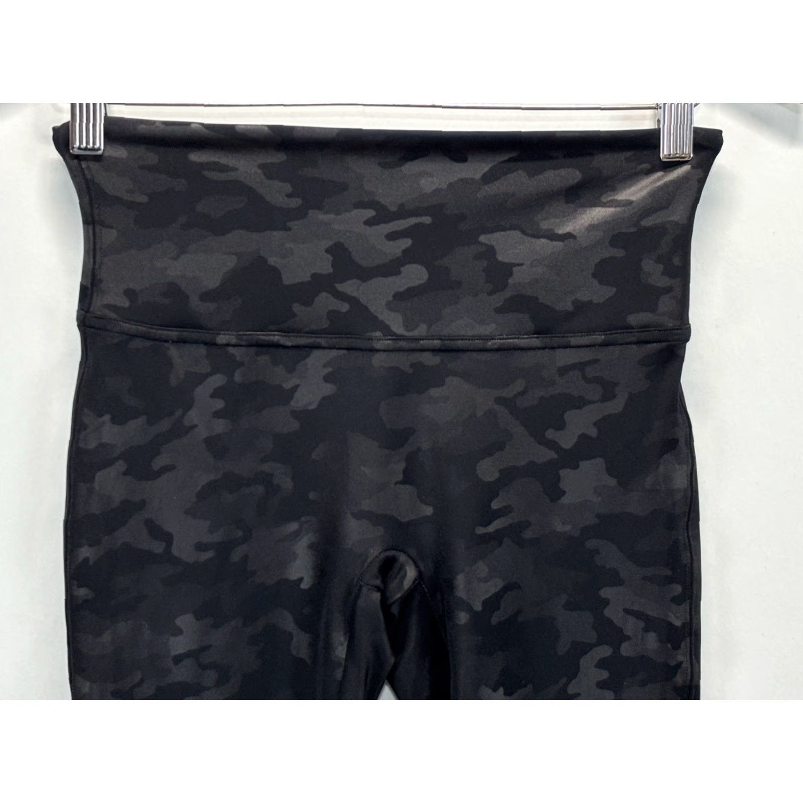 Spanx SPANX Faux Leather Black Camo Leggings Womens Size M High Rise Stretch Activewear Size 32" / US 10 / IT 46 - 2 Thumbnail