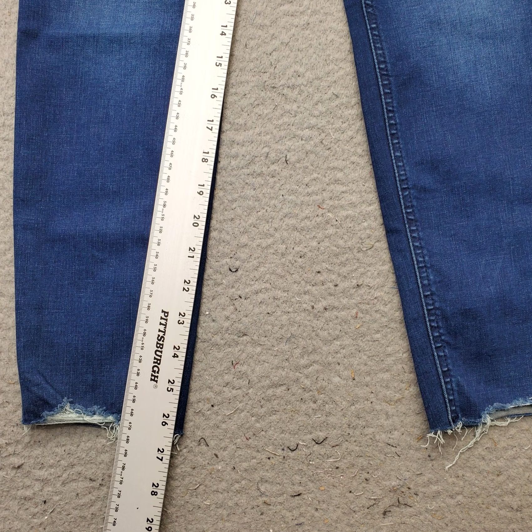 Old Navy Old Navy Rockstar Jeans Women 10 Blue Denim Super Skinny Built in Sculpt Raw Hem Jeans Womens Size 10 Blue Denim 5-Pocket Design Regular Fit Size 32" / US 10 / IT 46 - 4 Thumbnail