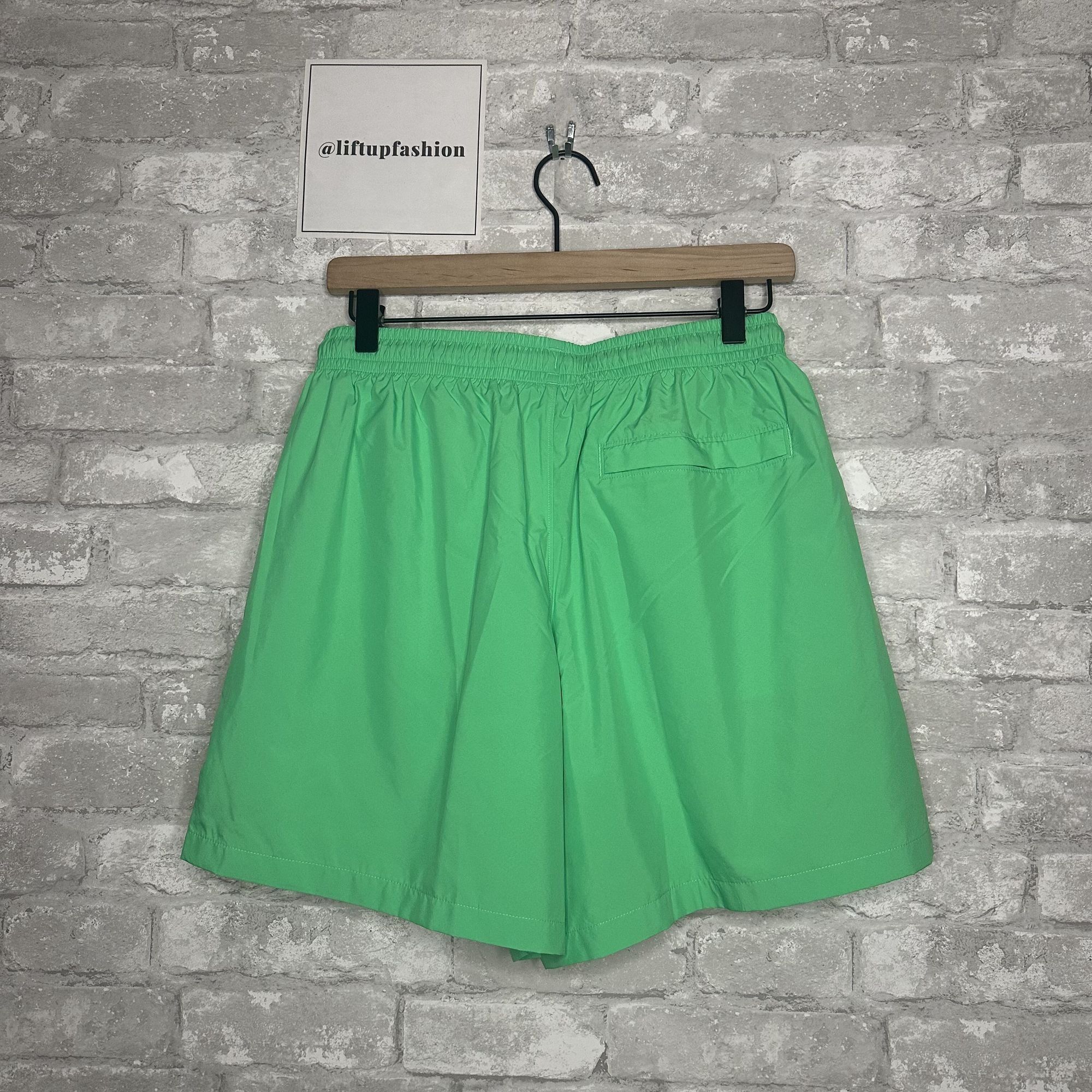 Under Armour Under Armour Men's Icon Volley Short 5.5" NWT Size Medium (V Size US 32 / EU 48 - 7 Thumbnail