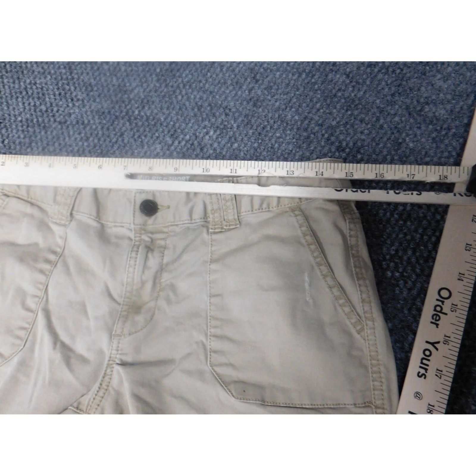 Mossimo Mossimo Womens Shorts 4 beige distressed Chino Knit Cotton Blend Zipper Flat Front Mid Rise Regular Casual Walking Womens Size 30" / US 8 / IT 44 - 4 Thumbnail