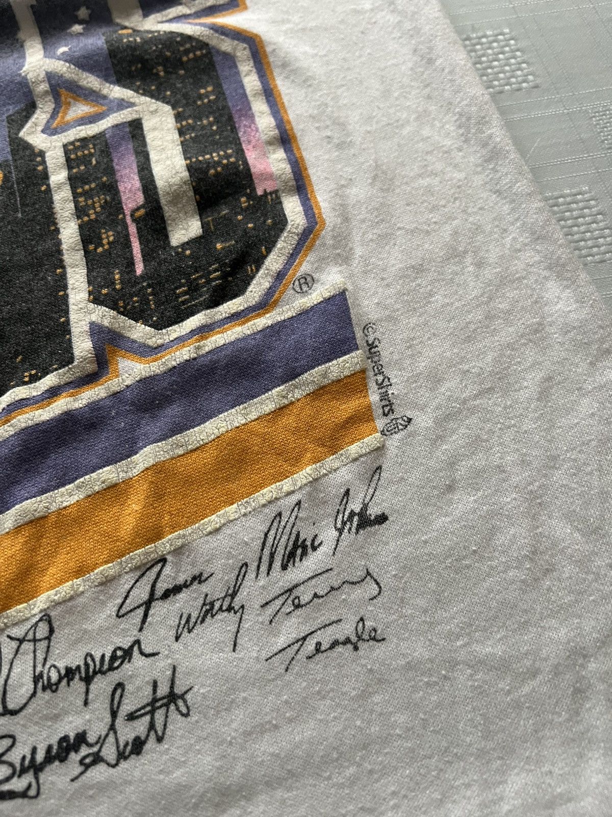 Vintage 80s Los Angeles Lakers Single Stitch Basketball Tee Size US S / EU 44-46 / 1 - 4 Thumbnail
