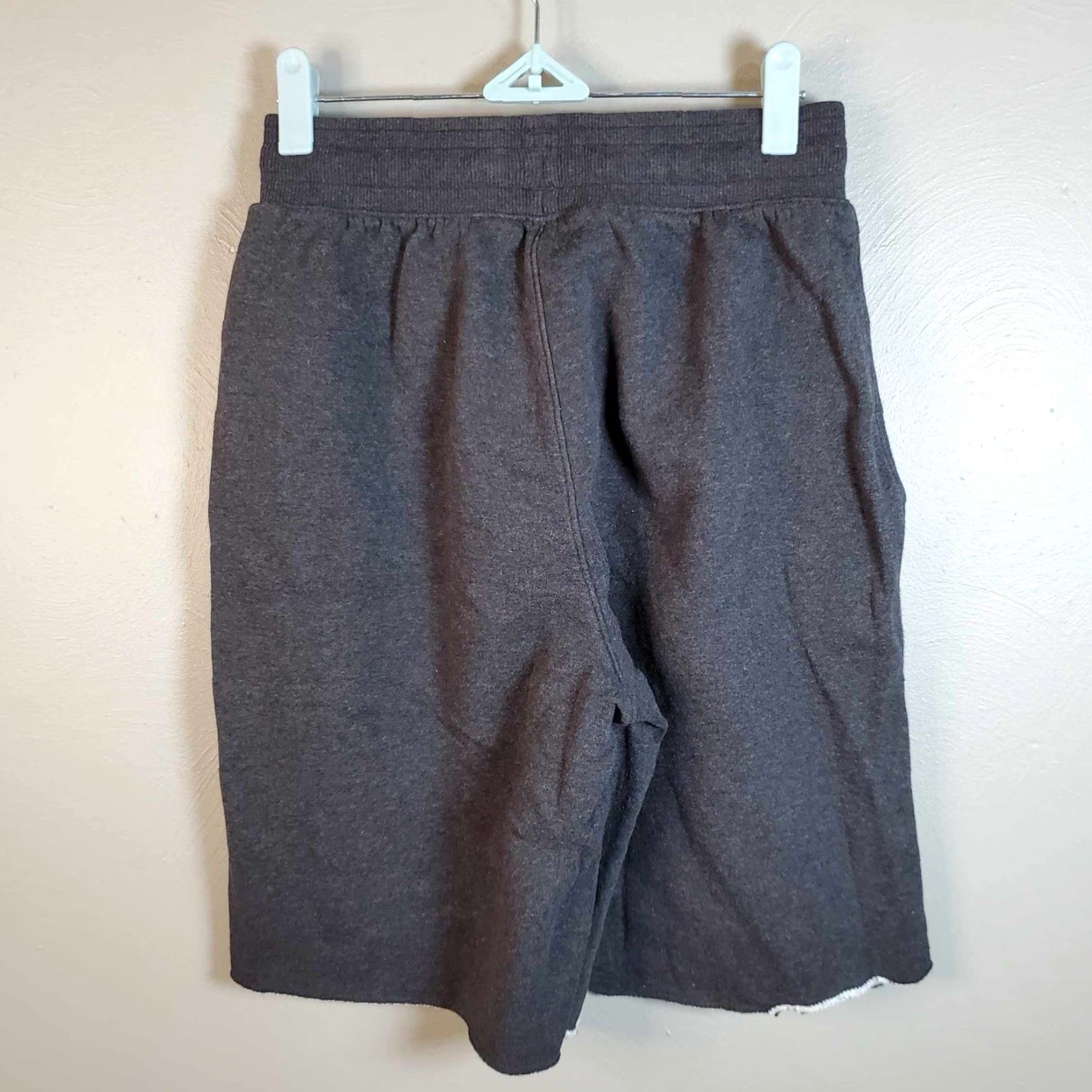 Under Armour Under Armour Sweat Shorts Athletic Men’s S Gray Fleece Pockets Drawstring Easy Care Size US 29 - 6 Thumbnail