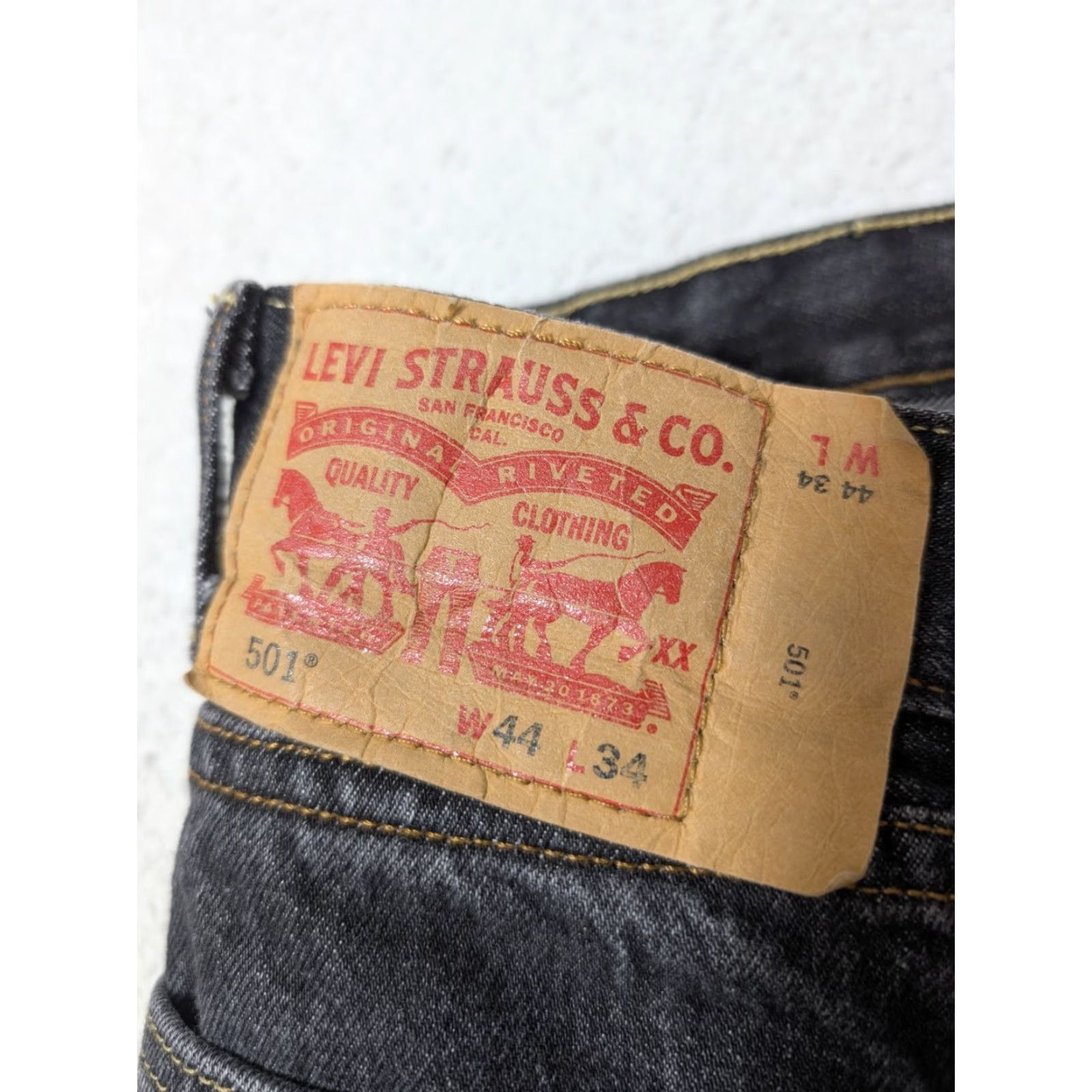Levi's Levi's 501 Jeans Mens 44x34 Black Denim Button Fly Straight Leg 5-Pocket Classic Jeans Mens Black 90s Style Size US 44 / EU 60 - 2 Thumbnail