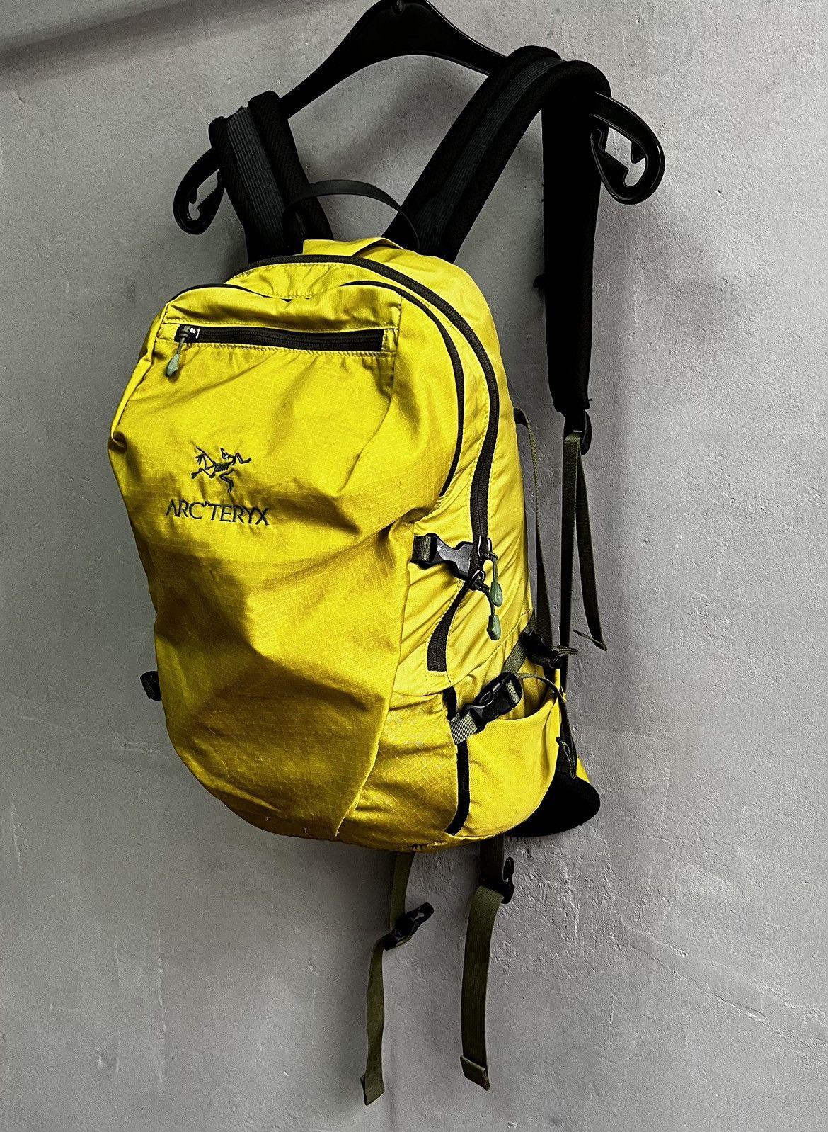Arc'teryx Arc'Teryx Rt 25 Superblack Waterproof Backpack | Grailed