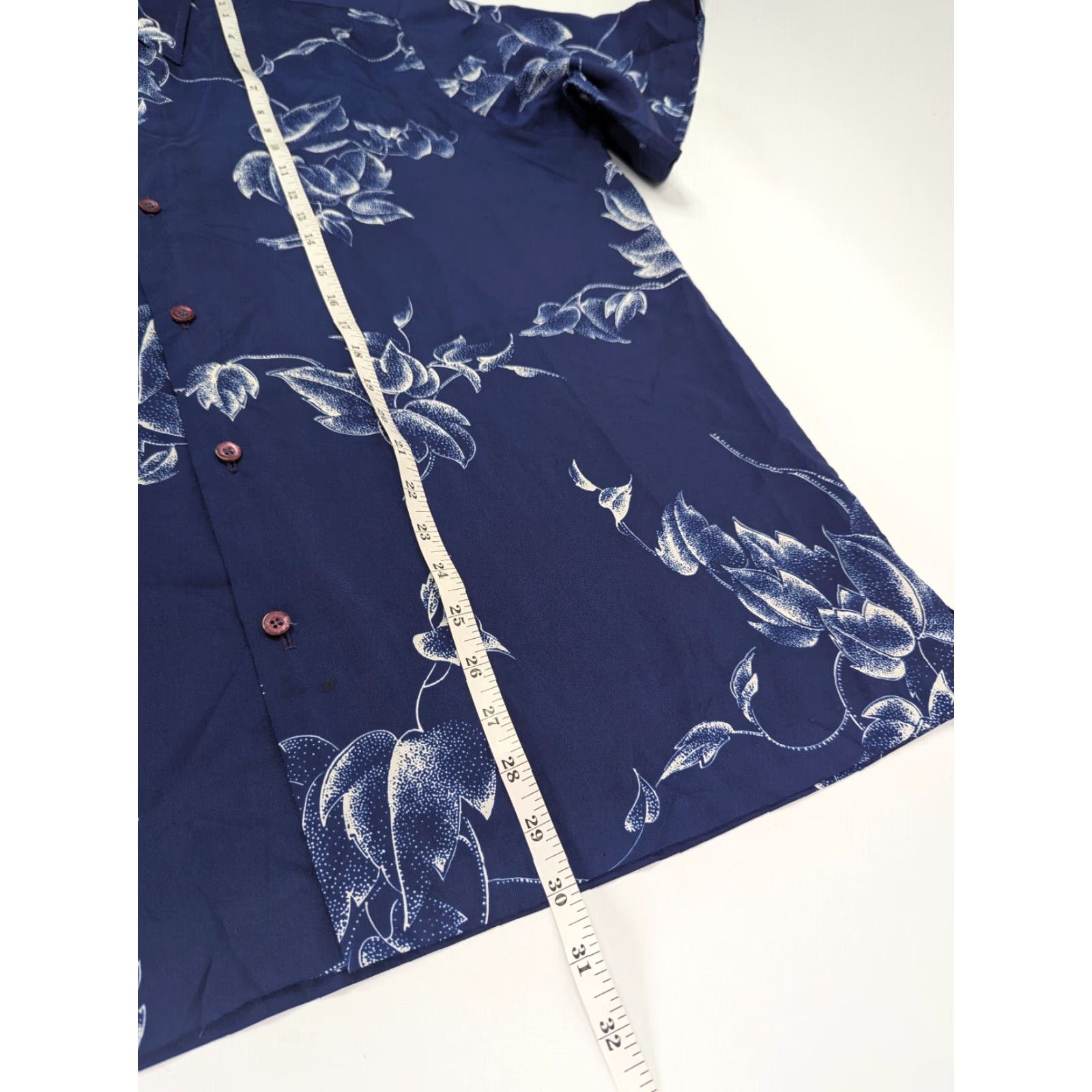 Vintage **VINTAGE TRM Hawaiian Blue XL Shirt Men’s Floral Polyester USA** User: Vintage TRM Hawaiian Blue XL Shirt Men’s Floral Polyester USA Size US XL / EU 56 / 4 - 6 Thumbnail