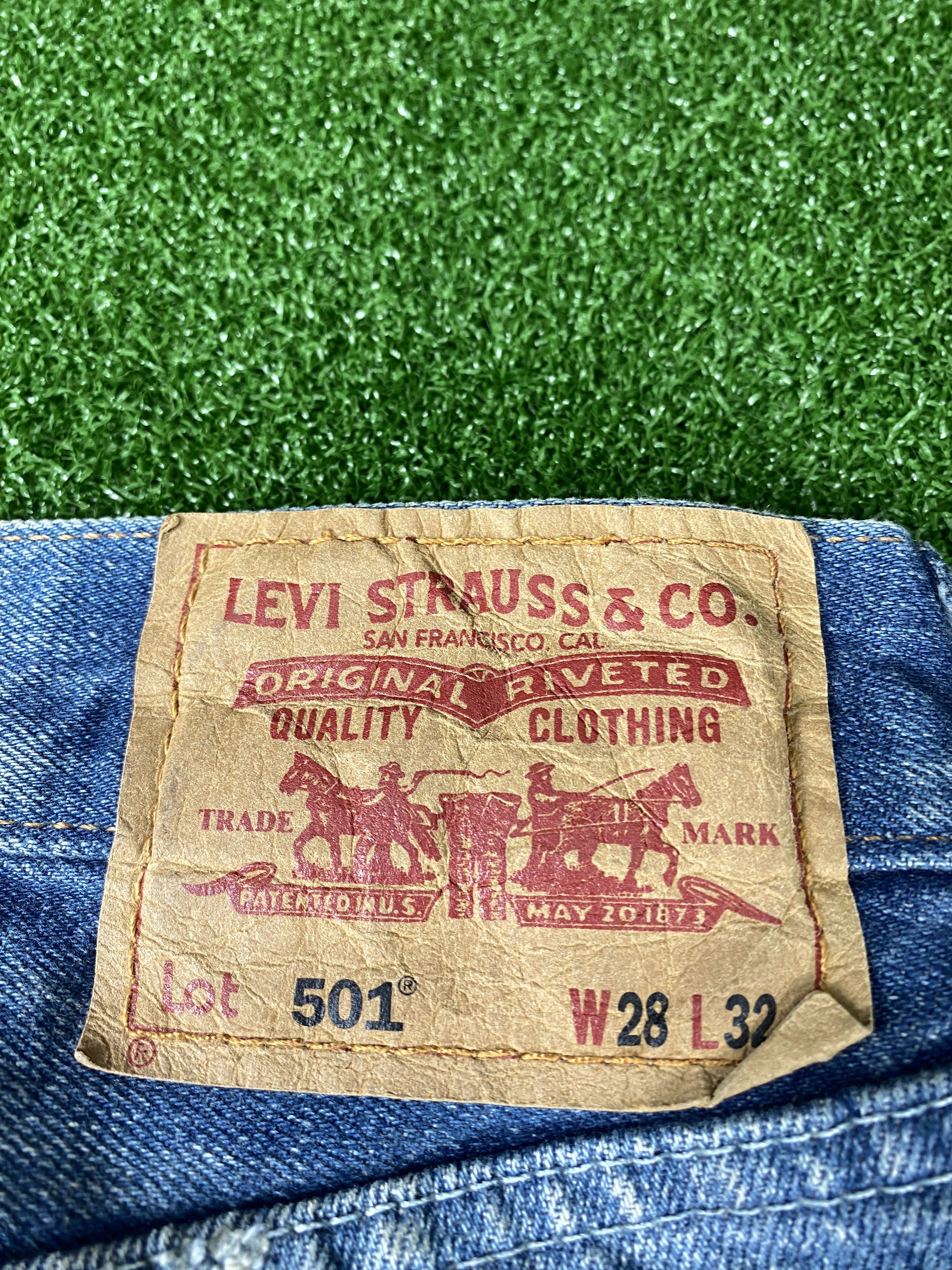 Levi's Vintage 90s Levi's 501 Faded Jeans CP0073 Size US 30 / EU 46 - 8 Thumbnail