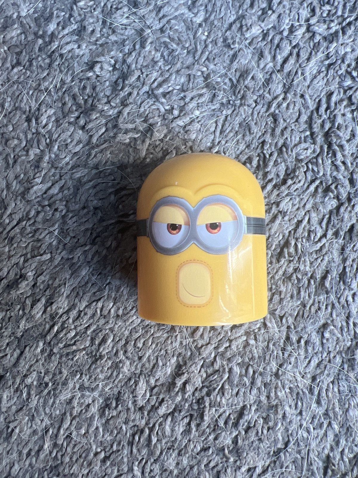 Universal Studios 2024 McDonald’s Despicable Me Minion Toy Size ONE SIZE - 5 Thumbnail