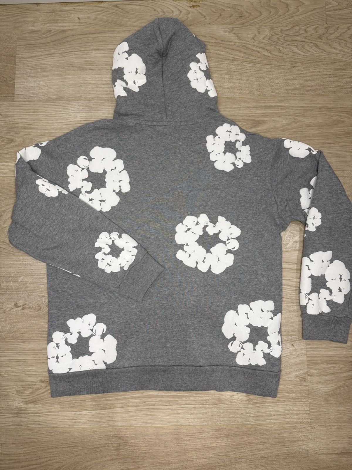DENIM TEARS Denim Tears Cotton Wreath Hoodie – Grey – Size M – Authentic Size US M / EU 48-50 / 2 - 6 Thumbnail