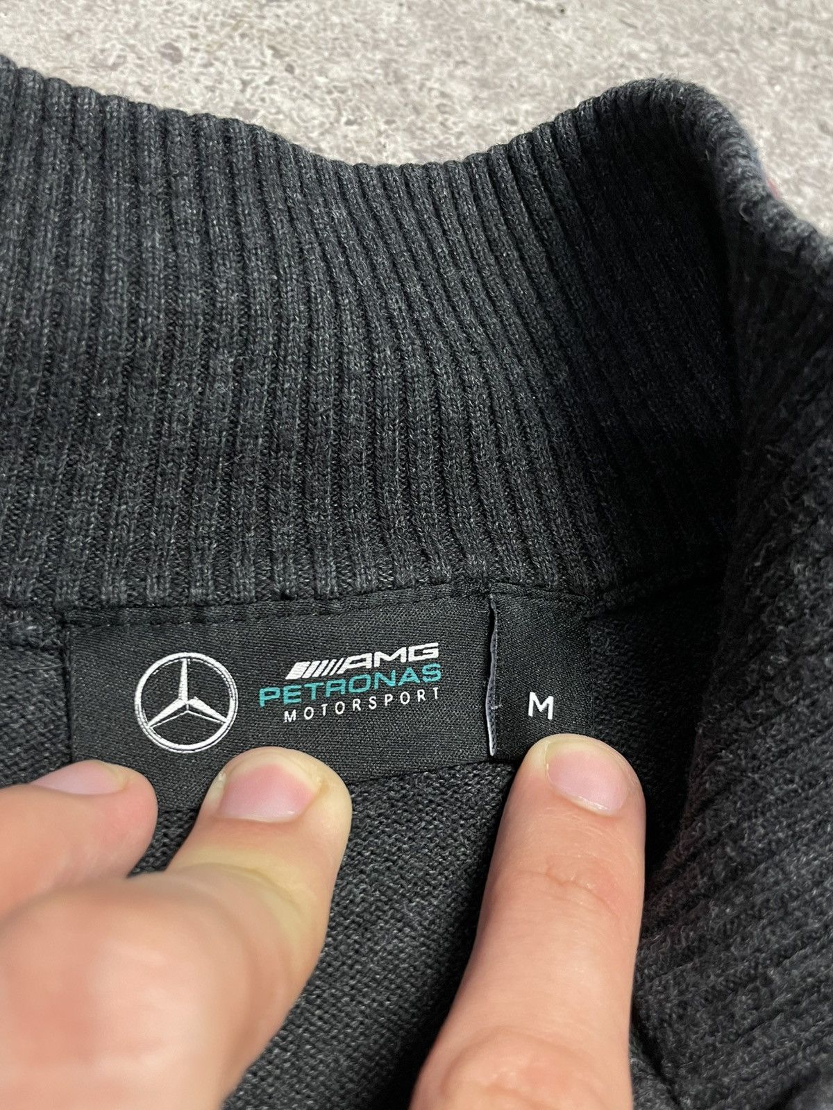 Formula 1 Mercedes Benz AMG Petronas Formula One Team Sweater Size US M / EU 48-50 / 2 - 6 Thumbnail