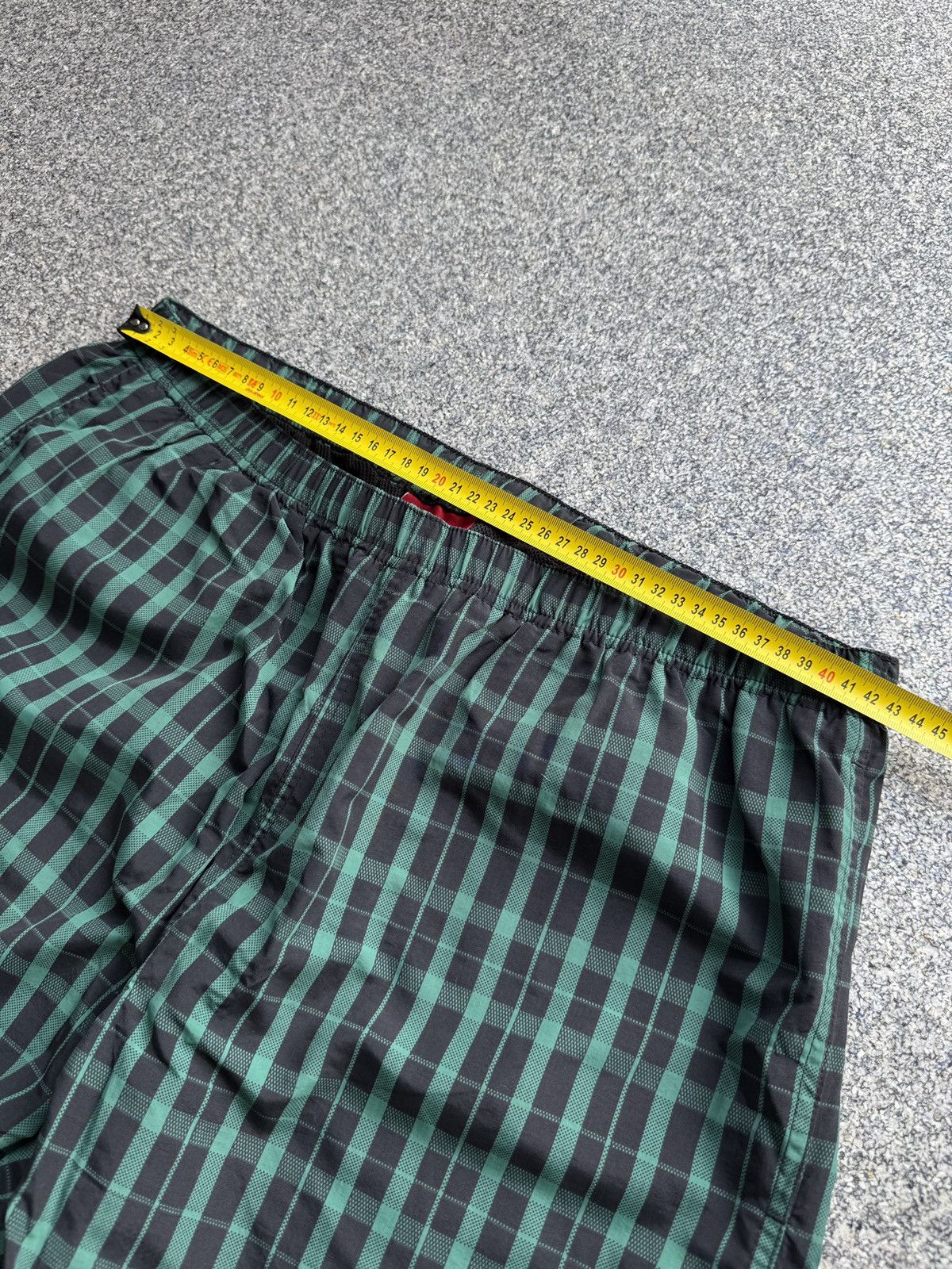 Supreme Supreme Plaid Nylon Trackpants FW18 Size US 34 / EU 50 - 10 Thumbnail