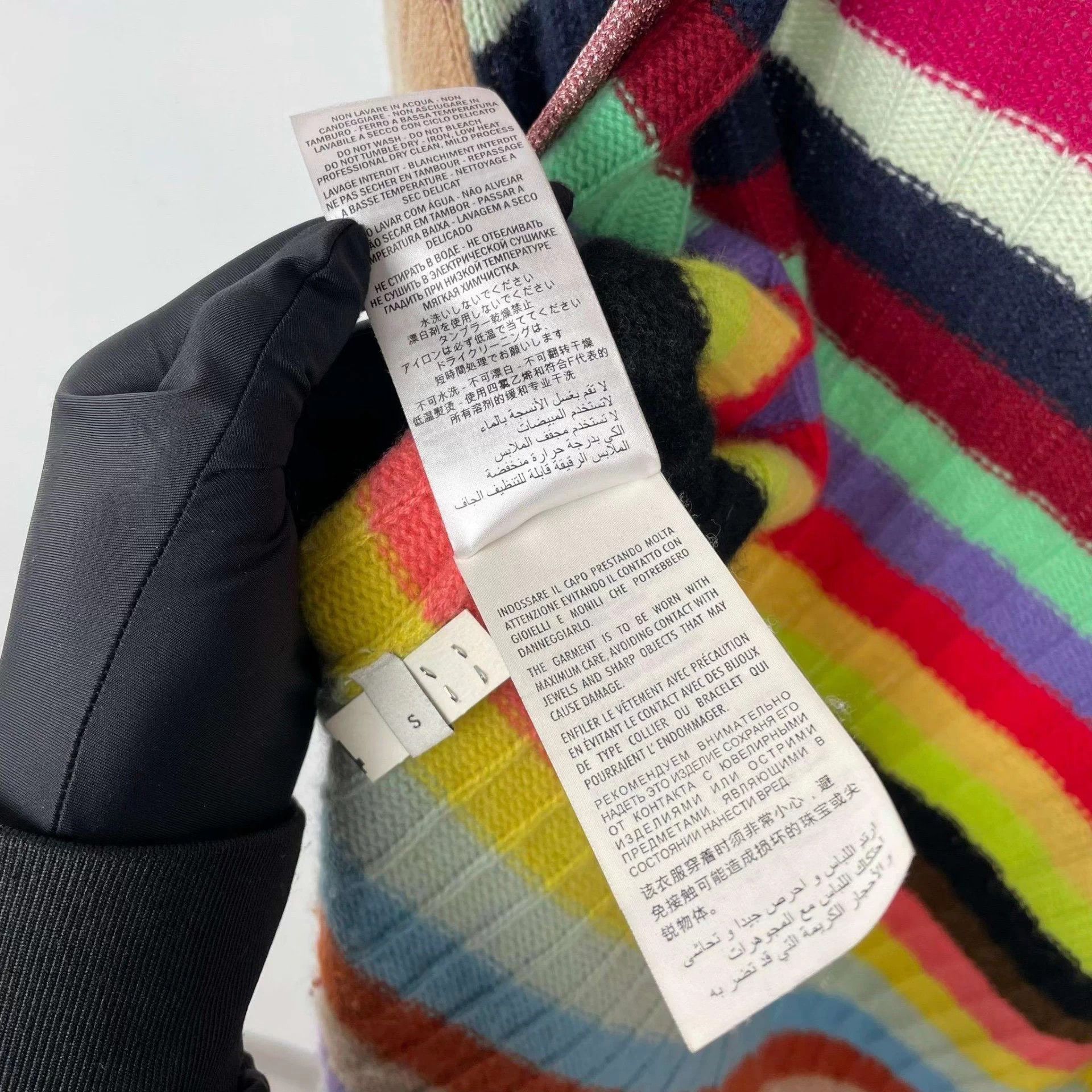 Gucci Gucci colorful knit sweater Size S / US 4 / IT 40 - 6 Thumbnail