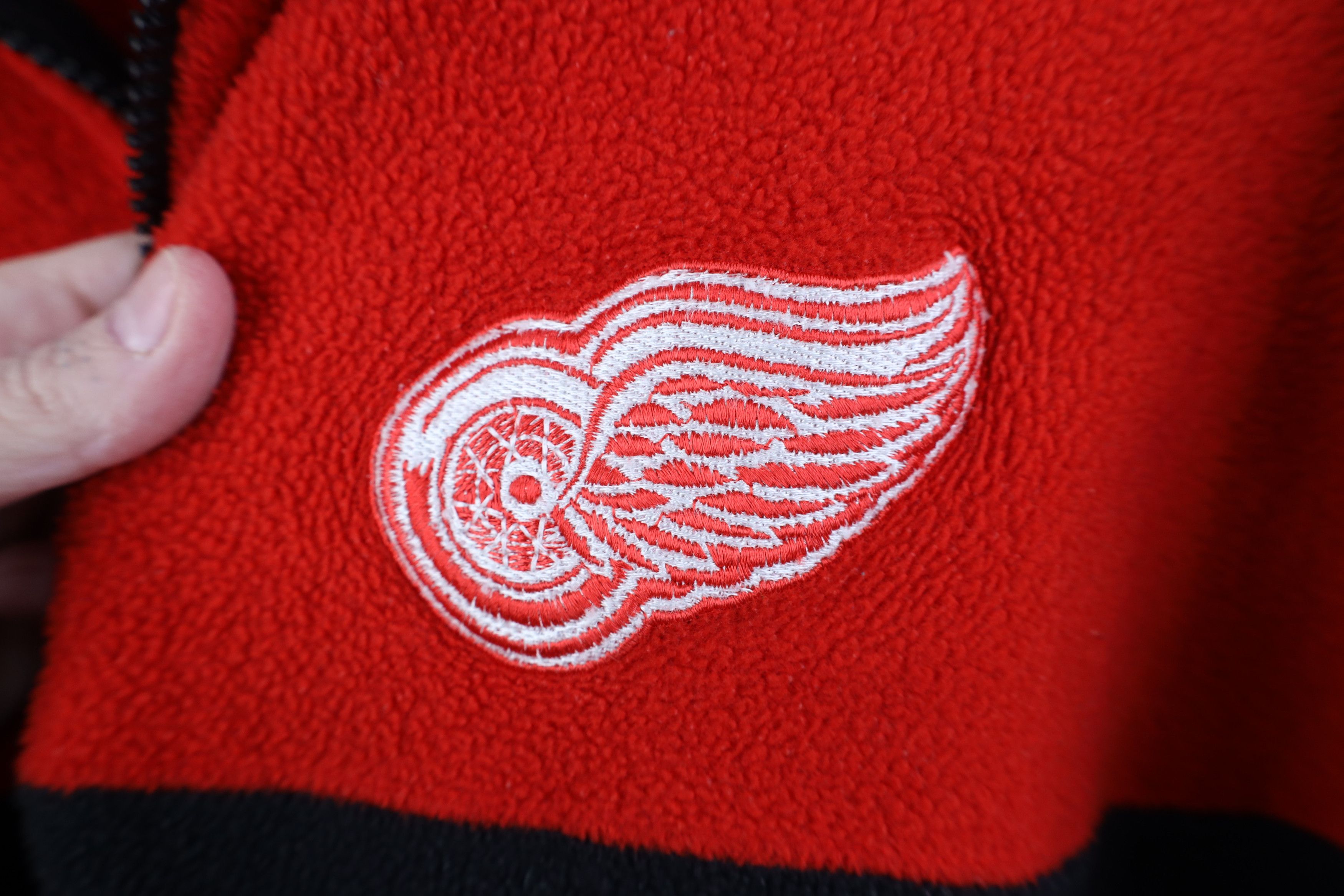 Vintage Vintage 90s Red Wings Hockey 1/4 1/2 Zip Fleece Sweater Red Size US L / EU 52-54 / 3 - 4 Thumbnail