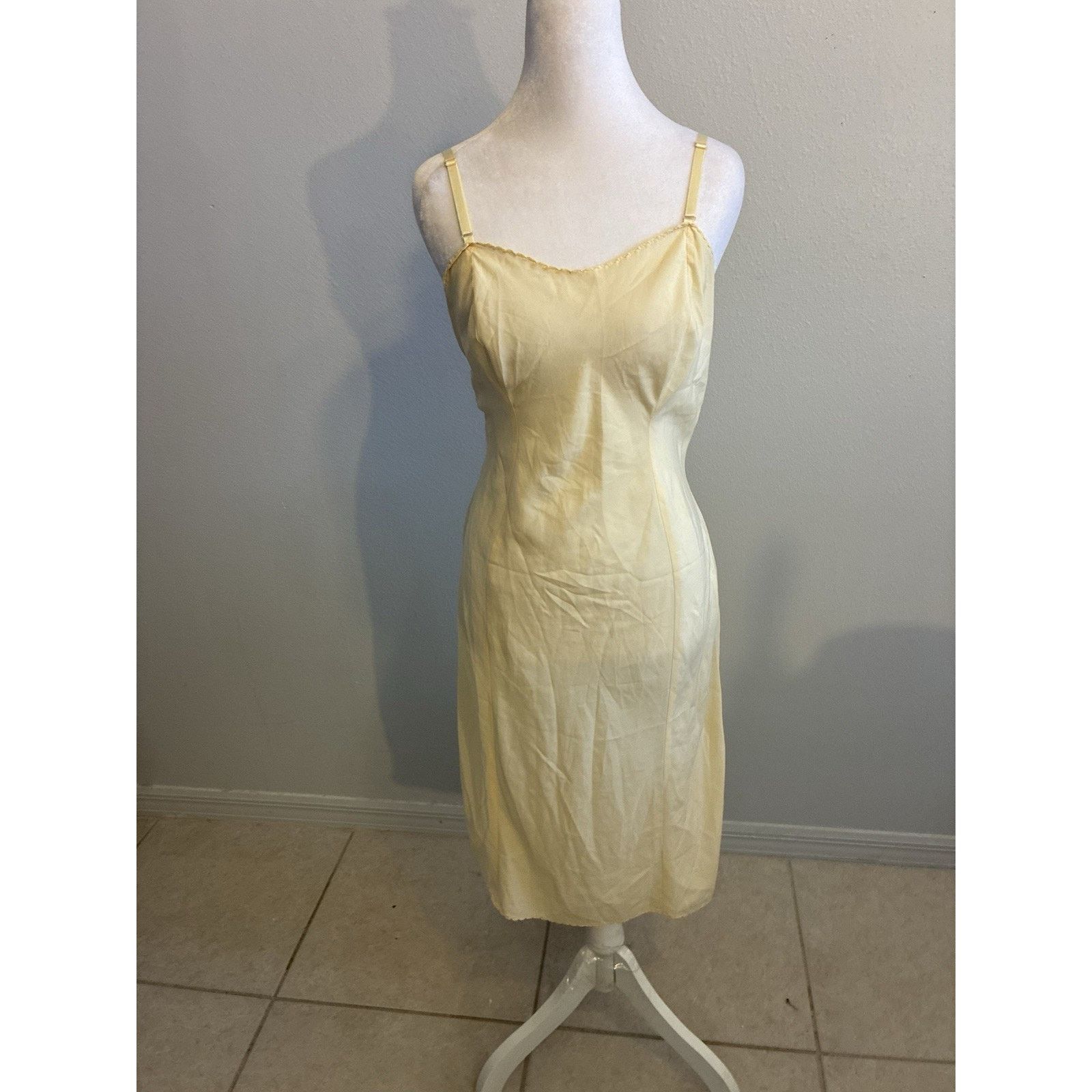 Saks Fifth Avenue VTG Saks Fifth Avenue Slip Dress Lingerie 50s Pinup glam M/L Size M / US 6-8 / IT 42-44 - 12 Thumbnail