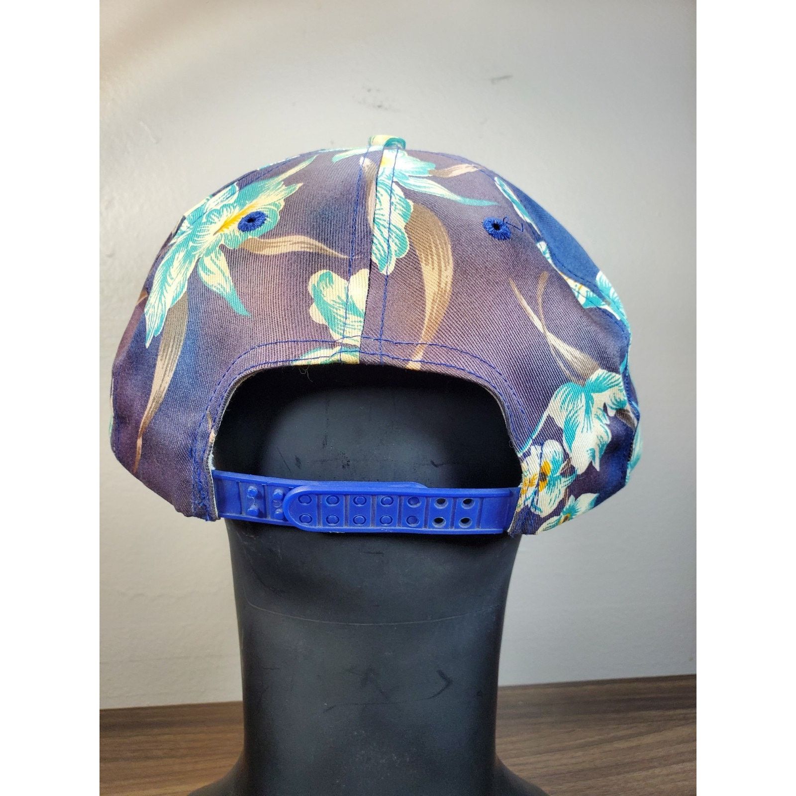 Vintage FREIGHTLINER Trucks Floral Trucker Hat Snapback Cap Purple Size ONE SIZE - 7 Thumbnail