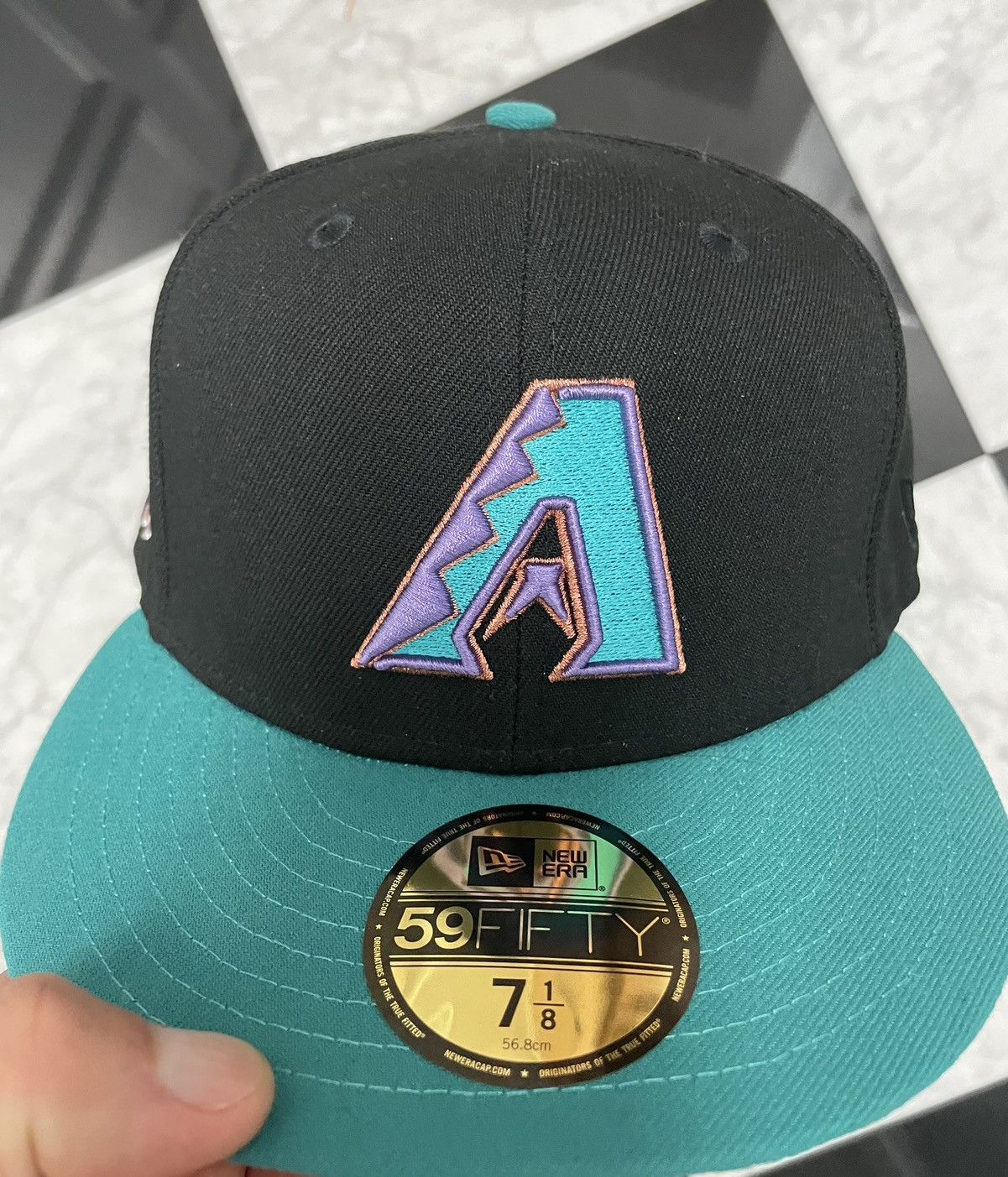 New Era 🔥 Exclusive Diamondbacks fitted size 7 1/8 Size ONE SIZE - 3 Thumbnail