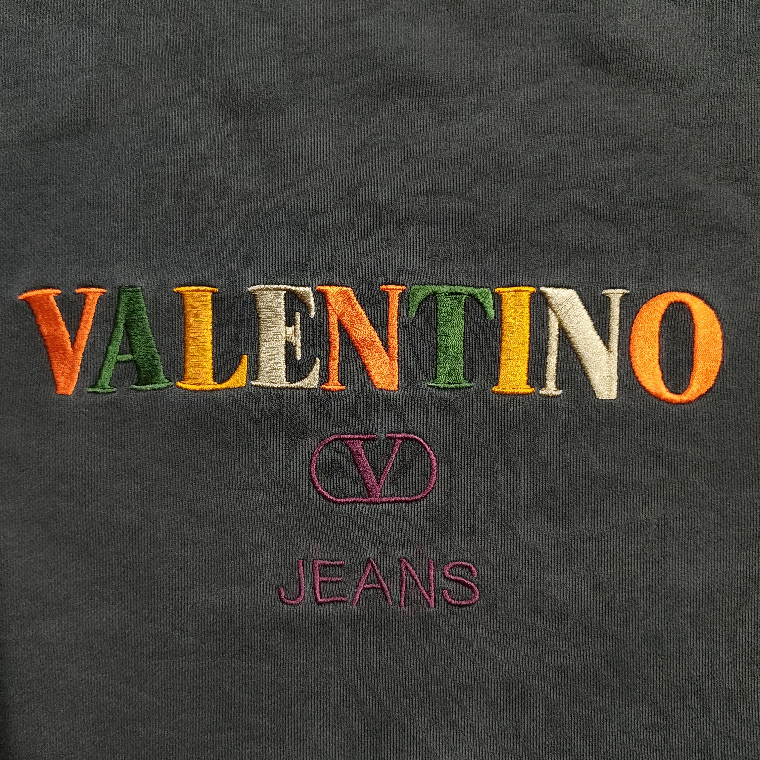 Valentino Vintage Distressed VALENTINO Embroidered Logo Sweatshirt Size US L / EU 52-54 / 3 - 3 Thumbnail