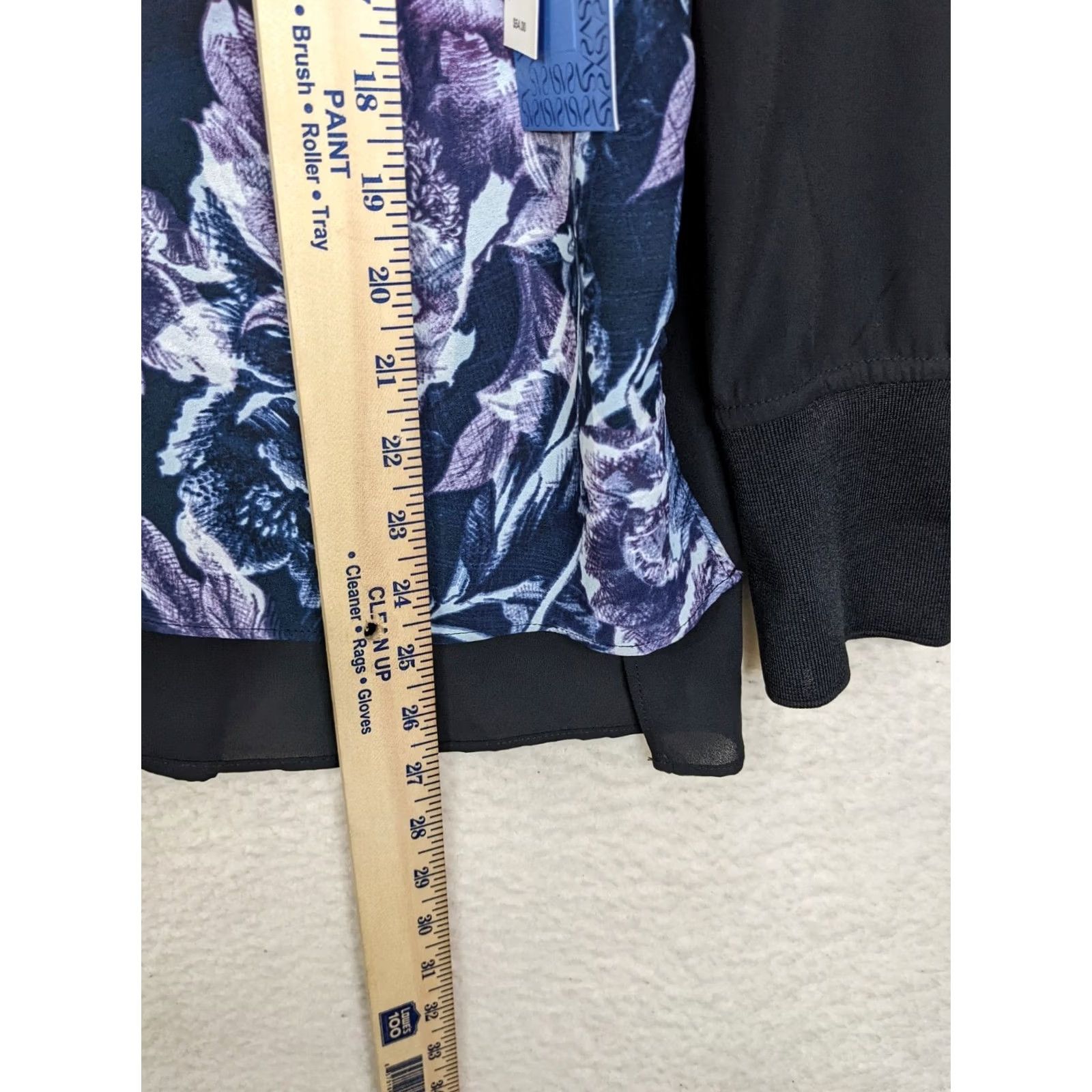 Vintage Simply Vera Vera Wang Blouse Shirt Womens S Black Floral V-Neck Button Up Continuous Regular Fit Basic Style Everyday Size S / US 4 / IT 40 - 6 Thumbnail