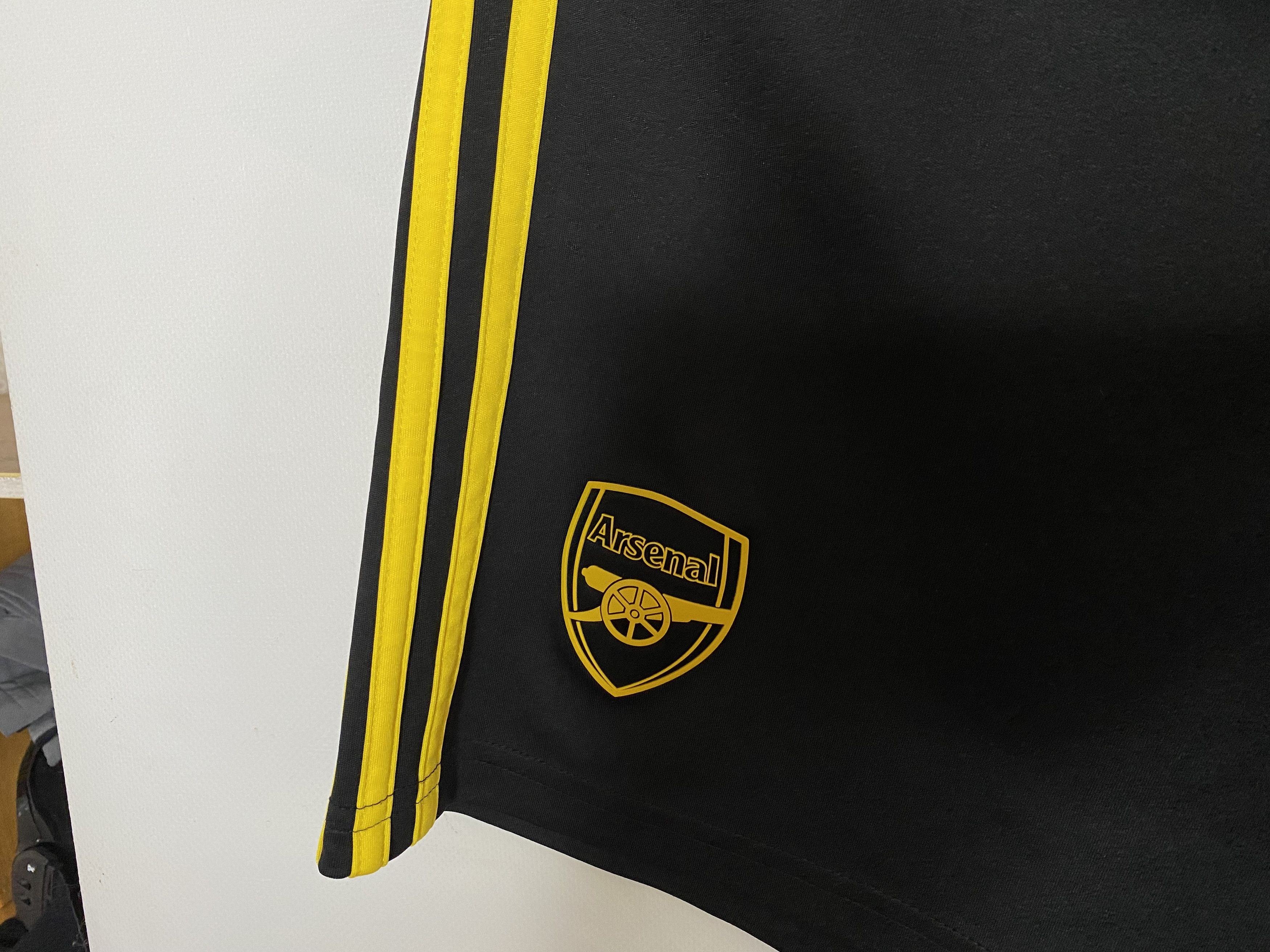 Adidas ARSENAL 2019 2020 THIRD FOOTBALL SOCCER SHORTS ADIDAS SIZE S Size US 30 / EU 46 - 4 Thumbnail