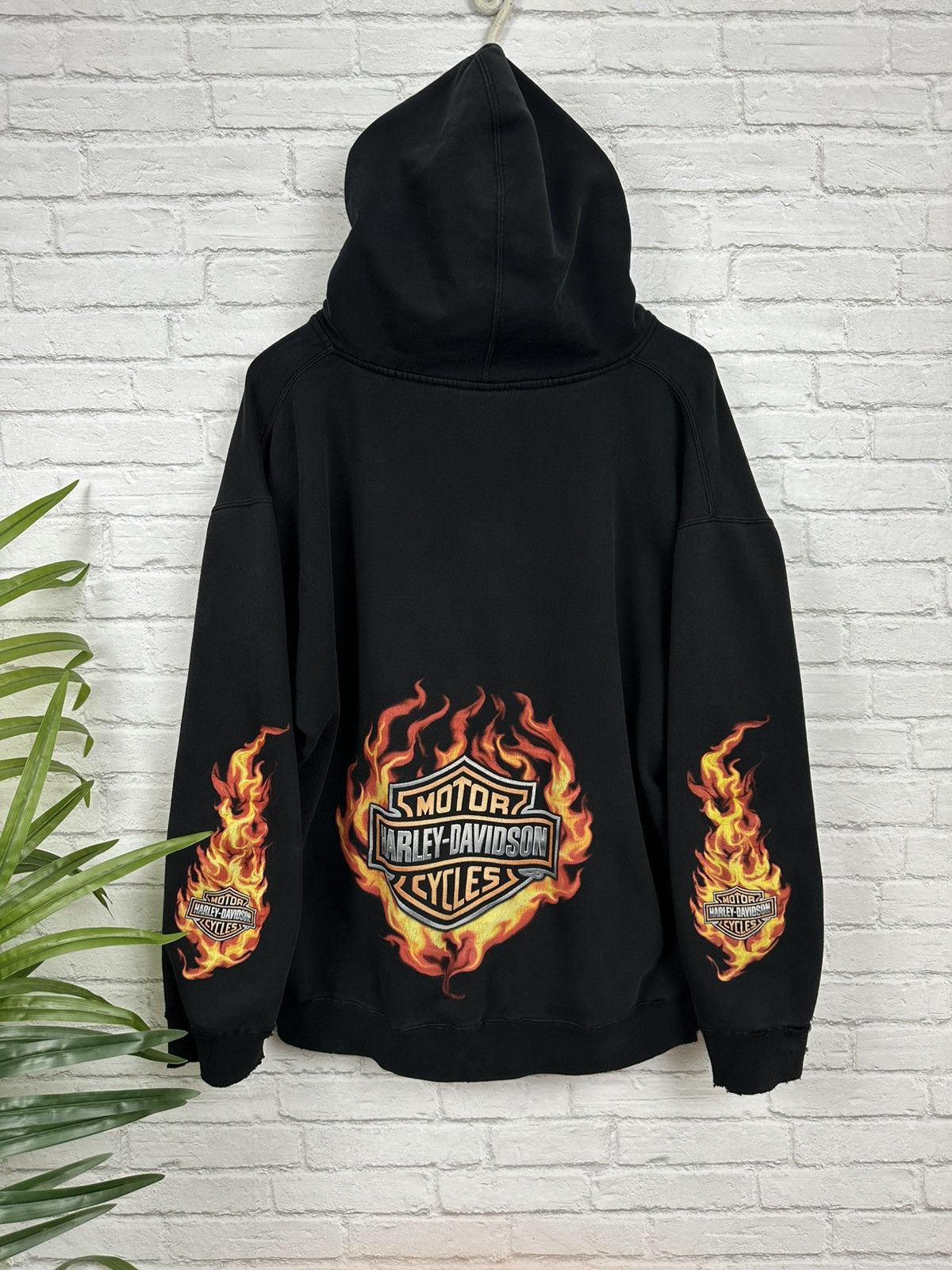 Harley Davidson (XL) THRASHED OUT FLAMES Harley Davidson Zip Up Hoodie Size US XL / EU 56 / 4 - 14 Thumbnail