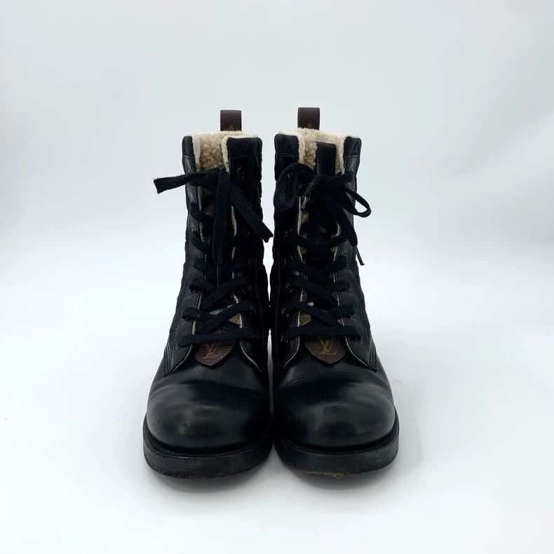 Louis Vuitton Louis Vuitton Black logo embossed lace-up Doc Martens boot Size US 7.5 / IT 37.5 - 3 Thumbnail