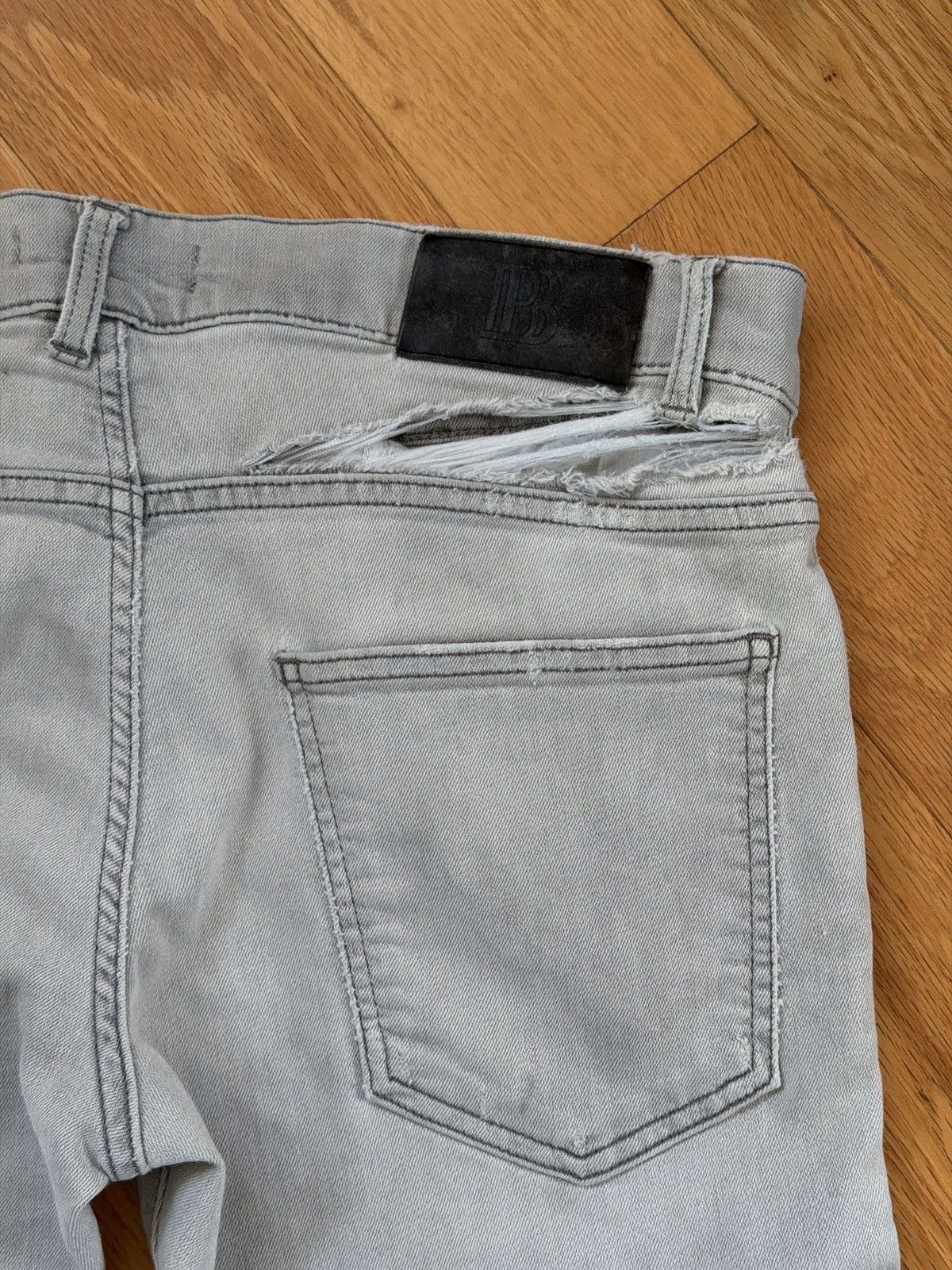 Pierre Balmain Pierre Balmain Light Grey Thrashed Biker Moto Skinny Denim. Size US 33 - 1 Thumbnail
