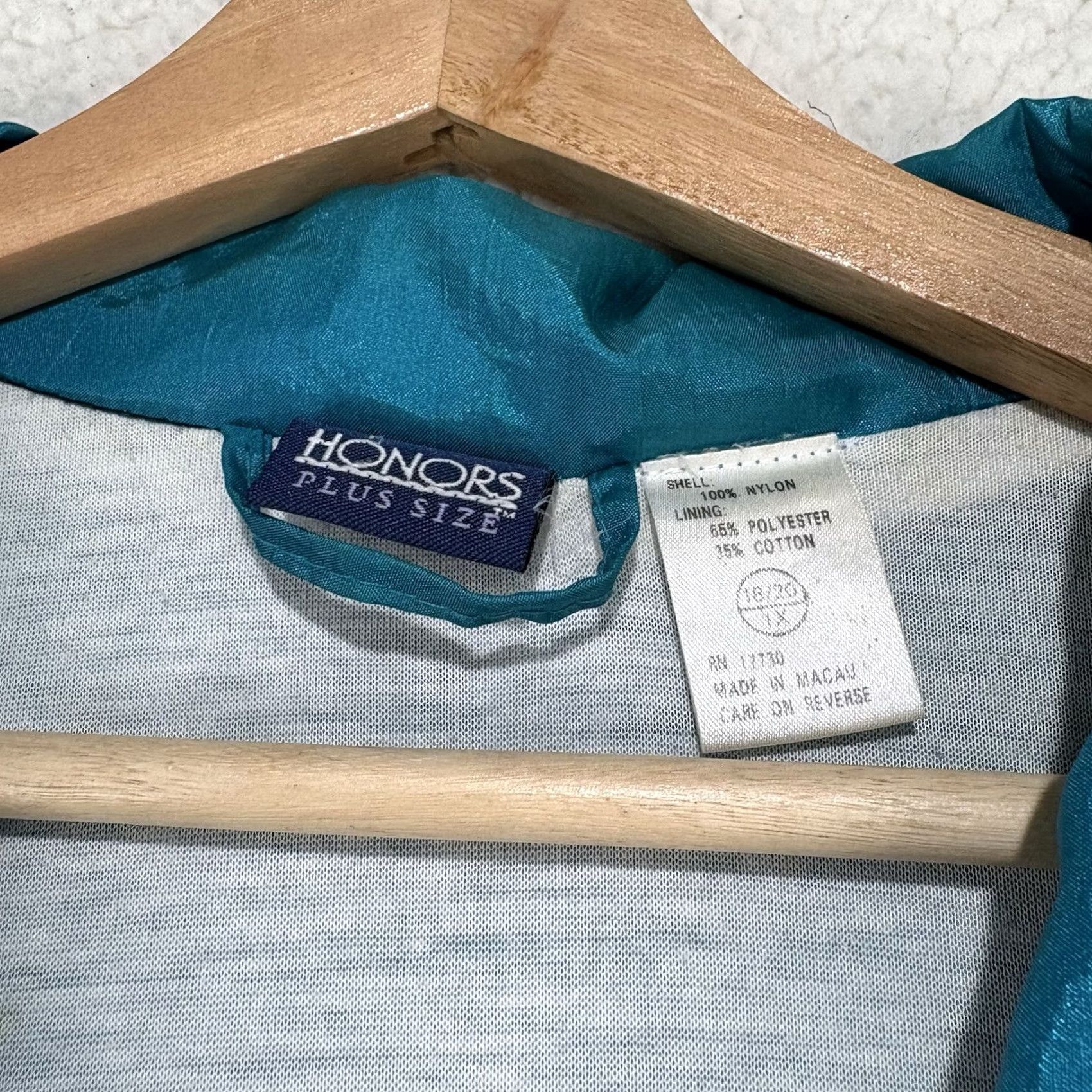 Vintage VINTAGE Honors Plus Size 1X 18/20 Nylon Windbreaker Track Jacket 80s Bold Teal Print Jacket Men/Men's? Size XL / US 12-14 / IT 48-50 - 3 Thumbnail