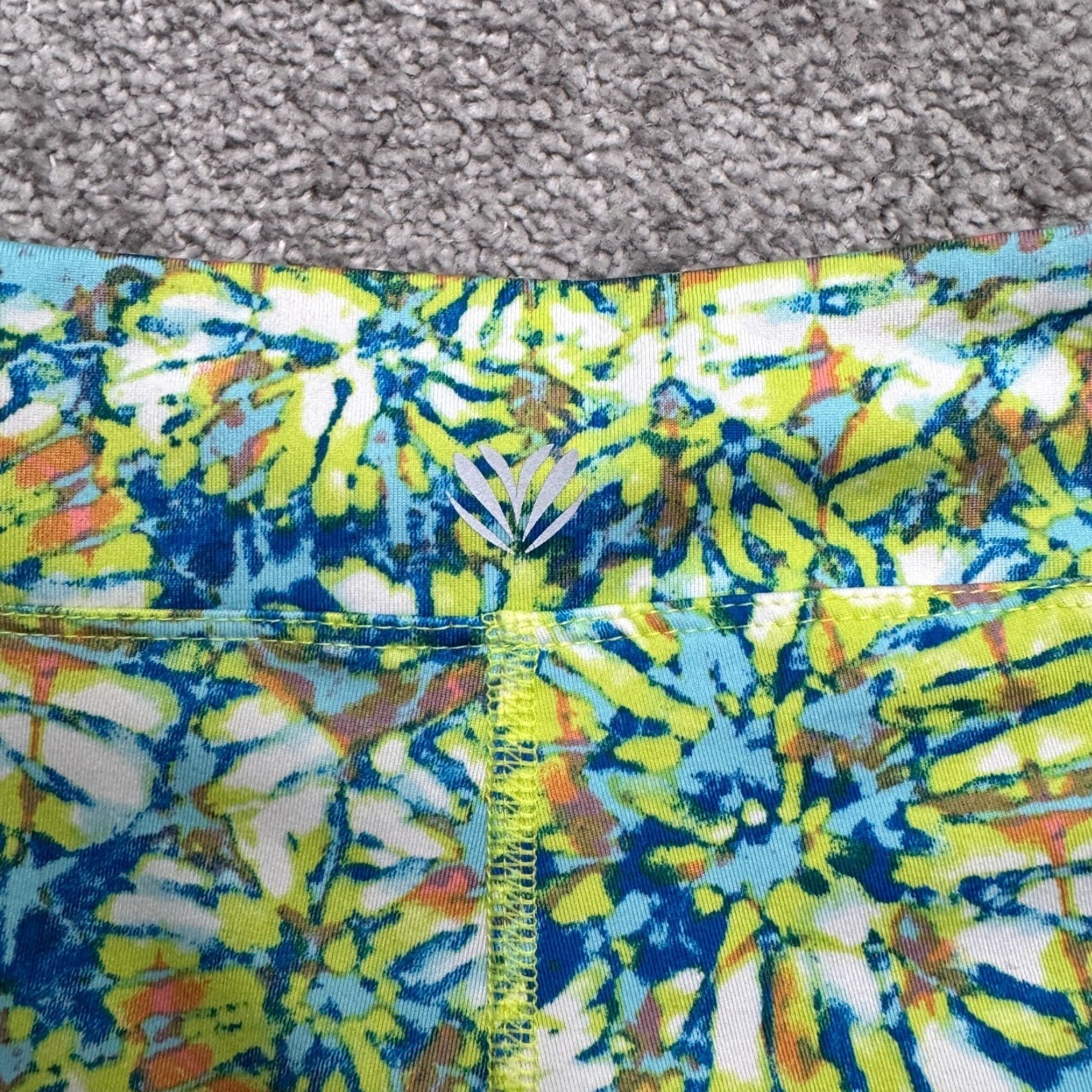 Forever 21 FOREVER 21 Tie-Dye Compression Shorts Womens Small Neon Green Blue Pink Active Size 28" / US 6 / IT 42 - 3 Thumbnail